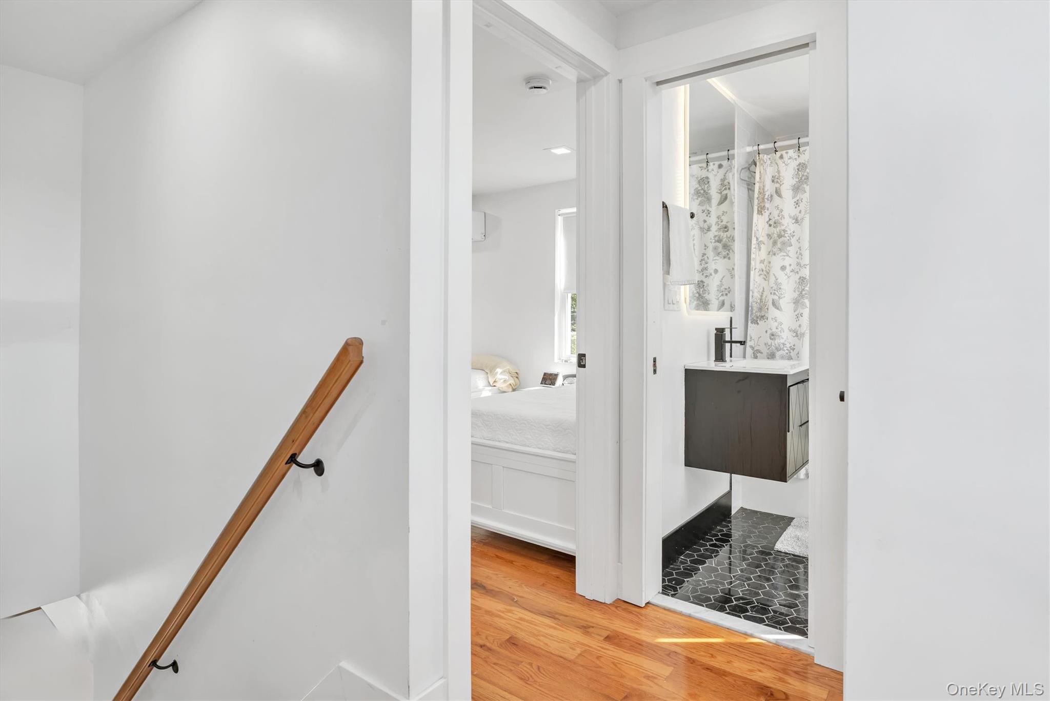 Single Family Southside  Nassau County, NY 11520, MLS-915660-23