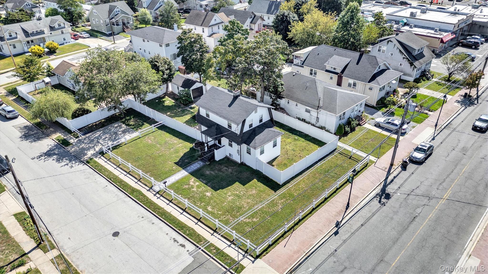 Single Family Southside  Nassau County, NY 11520, MLS-915660-4