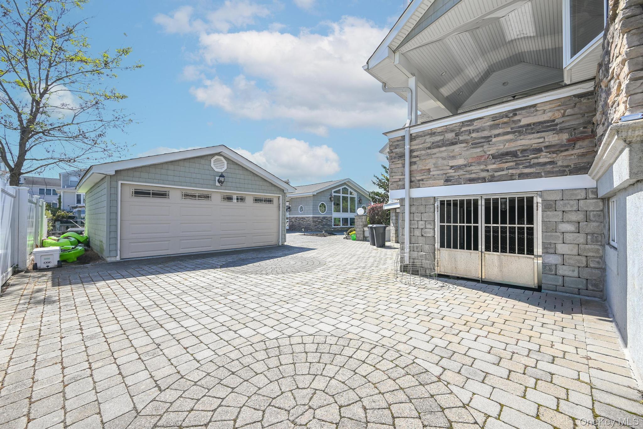 Single Family Somerset  Nassau County, NY 11783, MLS-915662-24