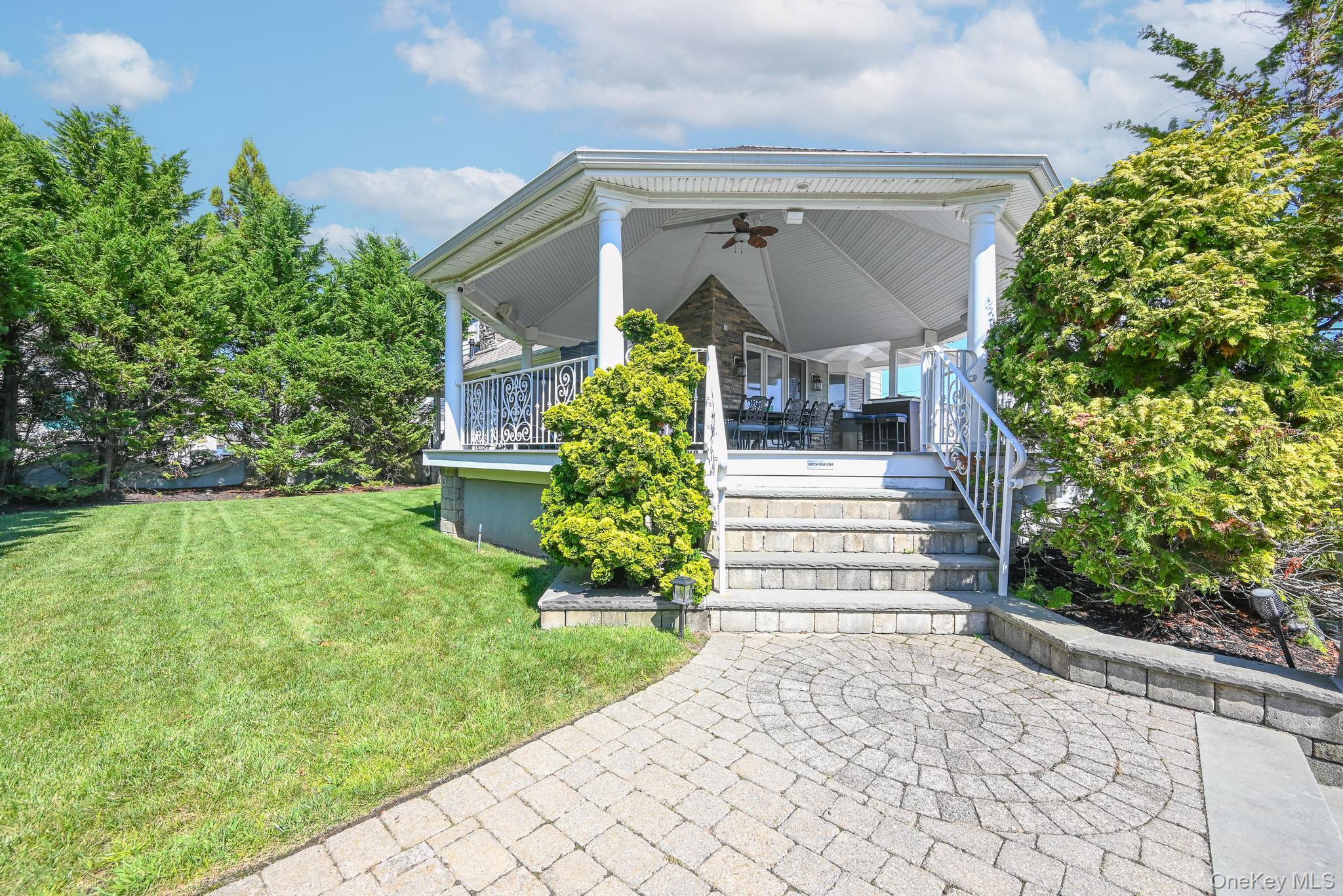 Single Family Somerset  Nassau County, NY 11783, MLS-915662-25