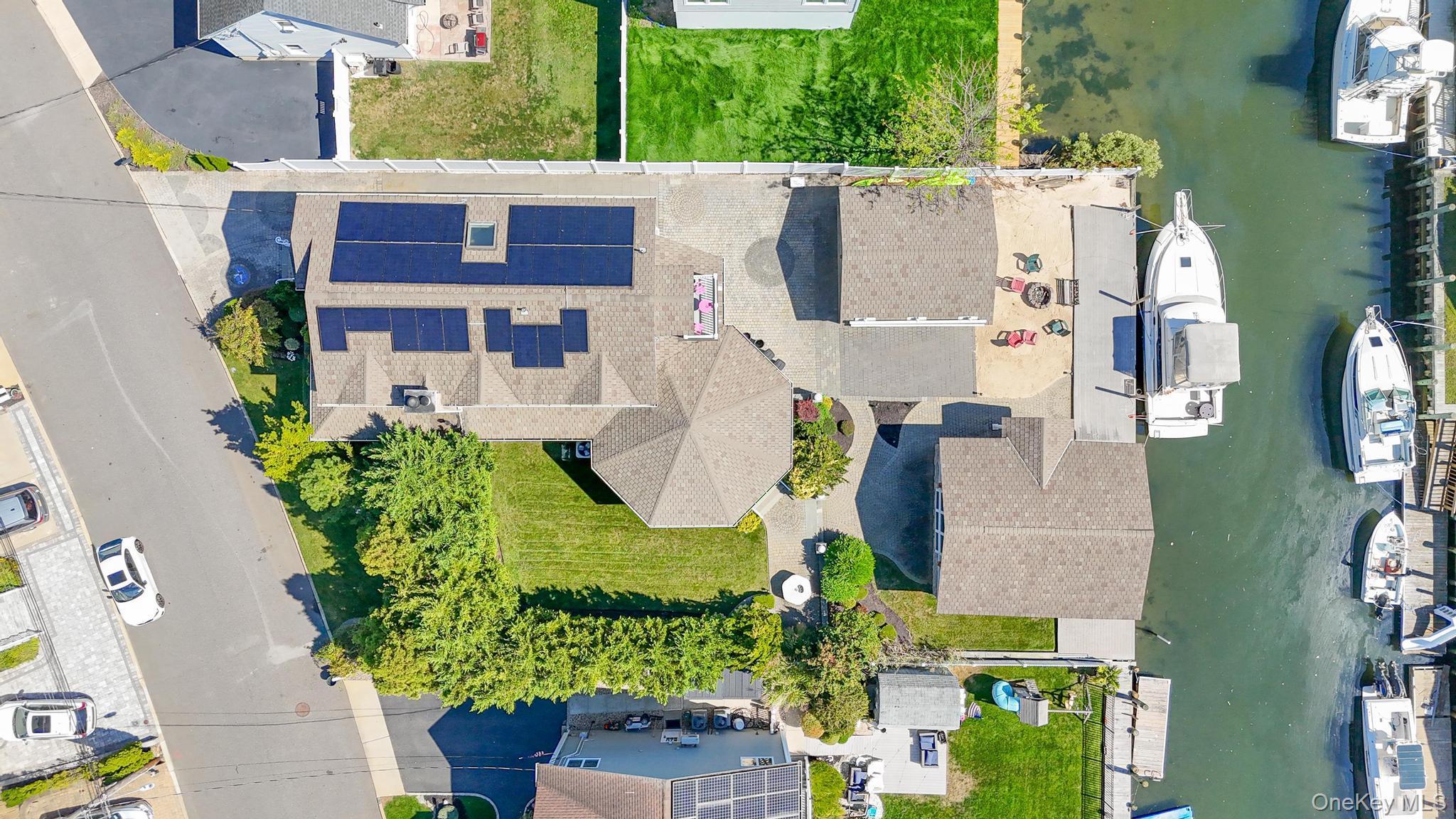 Single Family Somerset  Nassau County, NY 11783, MLS-915662-3