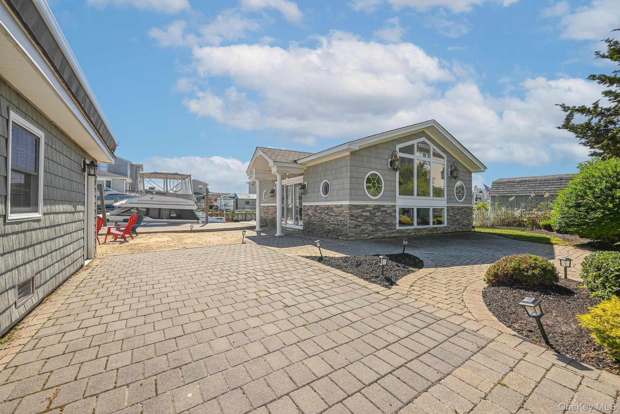 Single Family Somerset  Nassau County, NY 11783, MLS-915662-31