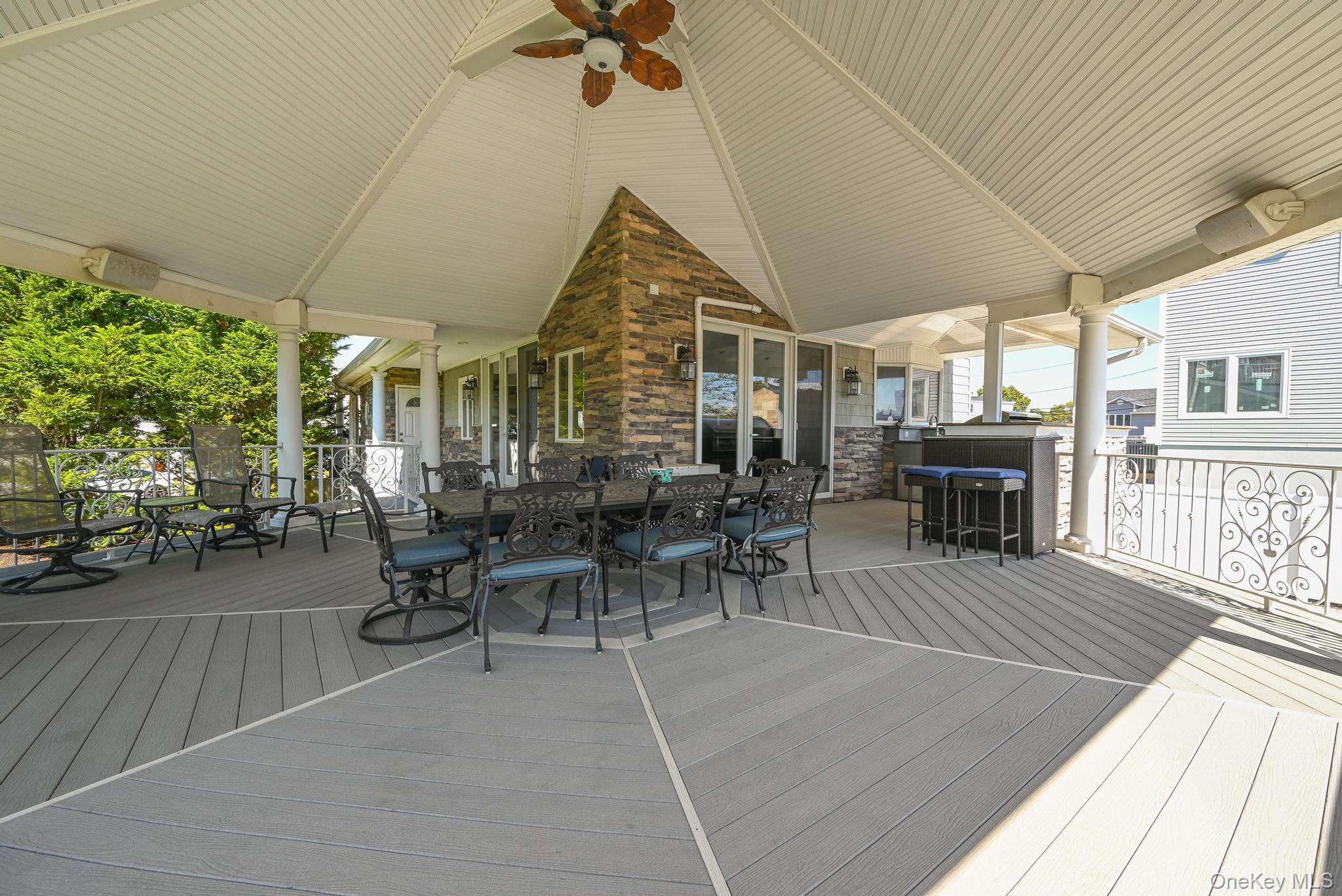 Single Family Somerset  Nassau County, NY 11783, MLS-915662-32