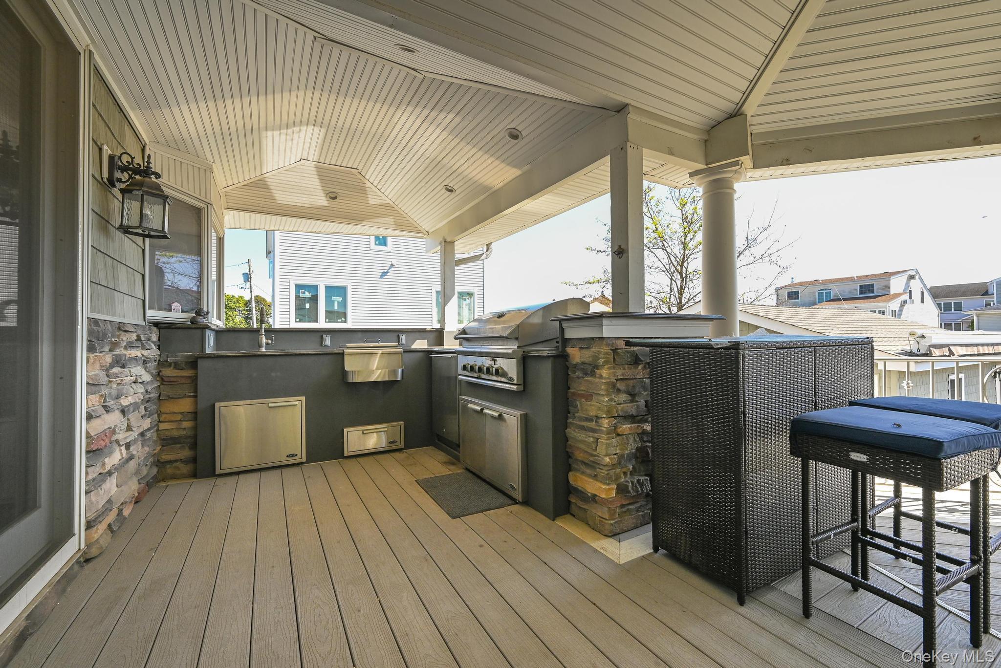 Single Family Somerset  Nassau County, NY 11783, MLS-915662-33