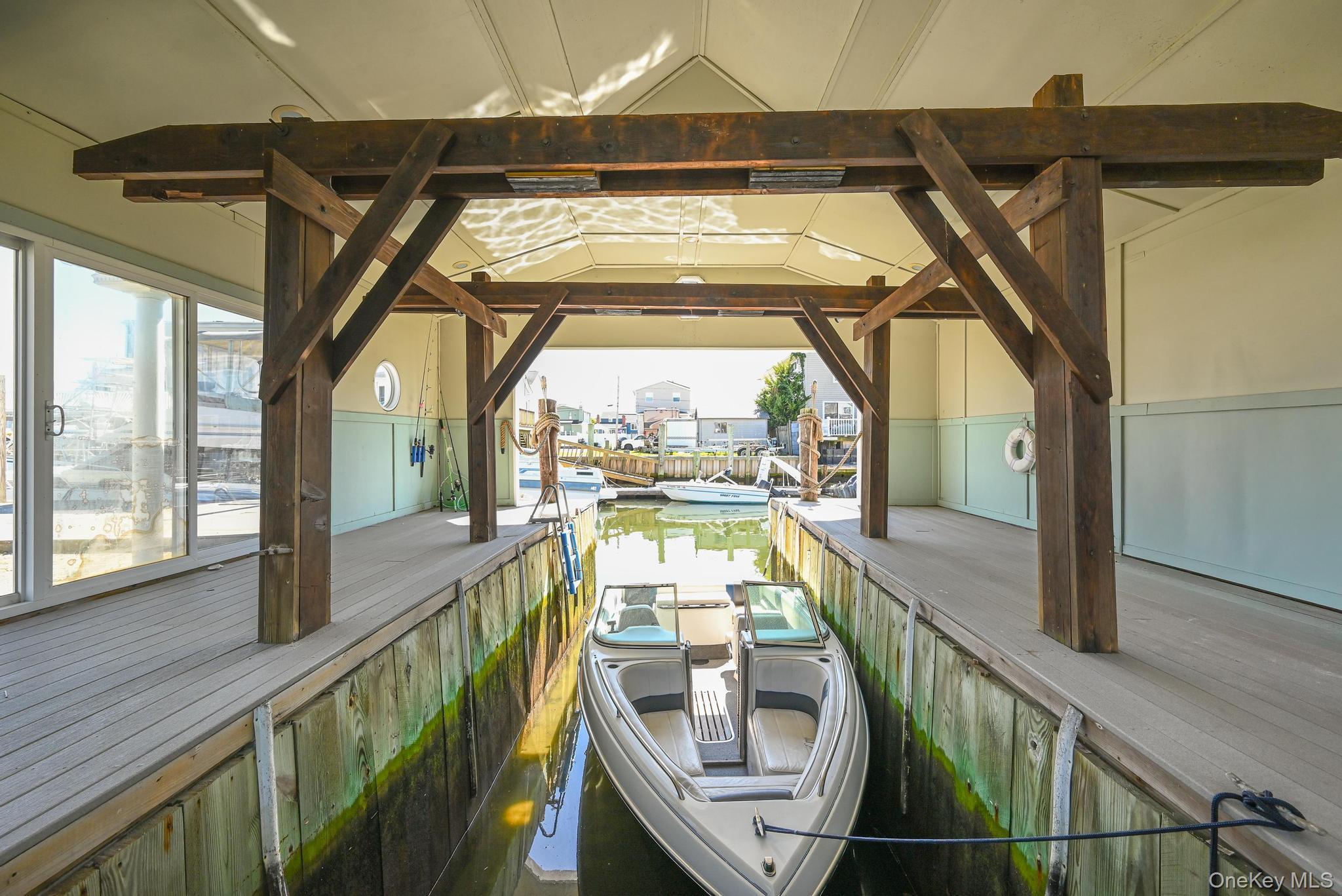 Single Family Somerset  Nassau County, NY 11783, MLS-915662-36