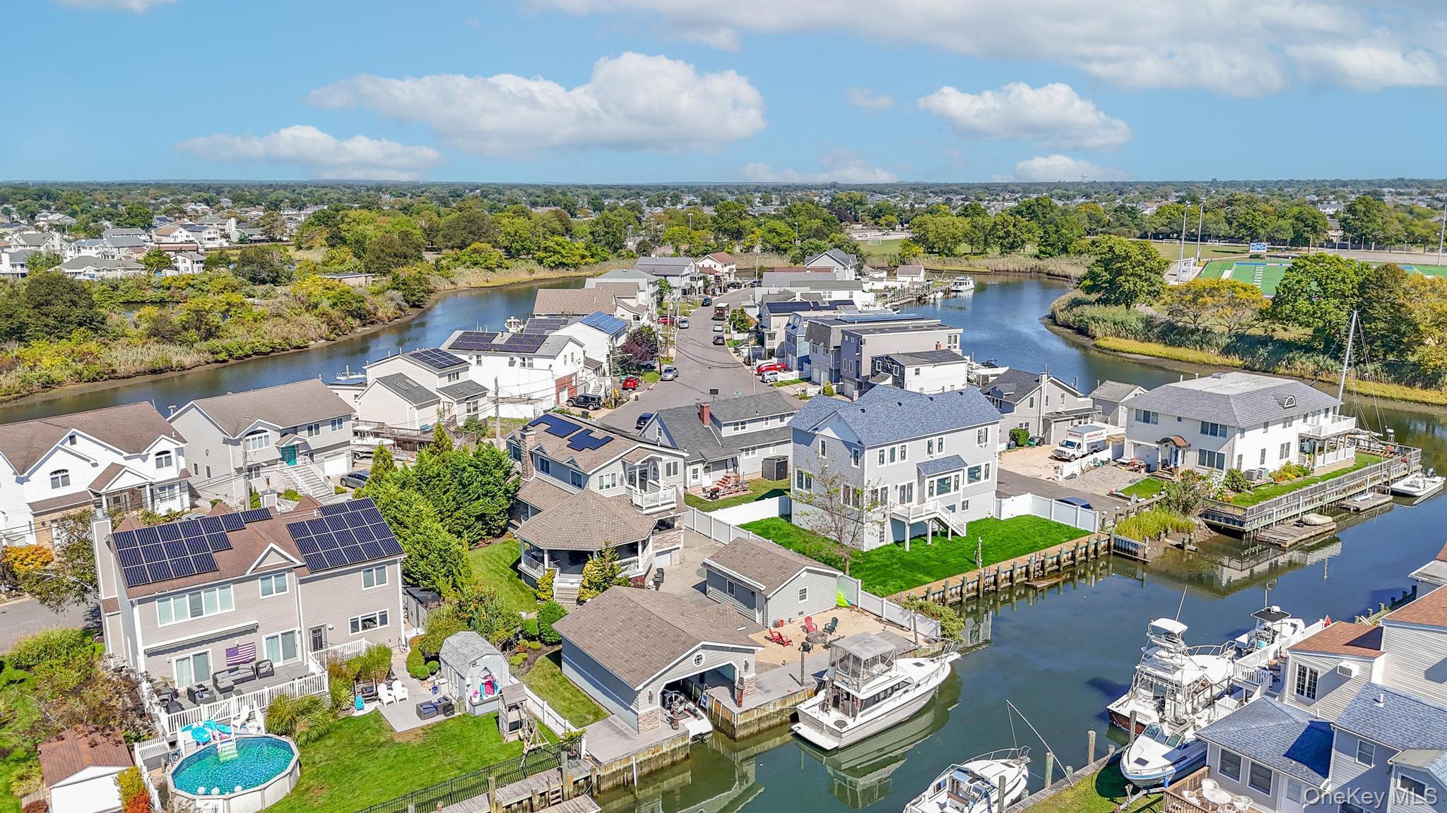 Single Family Somerset  Nassau County, NY 11783, MLS-915662-37