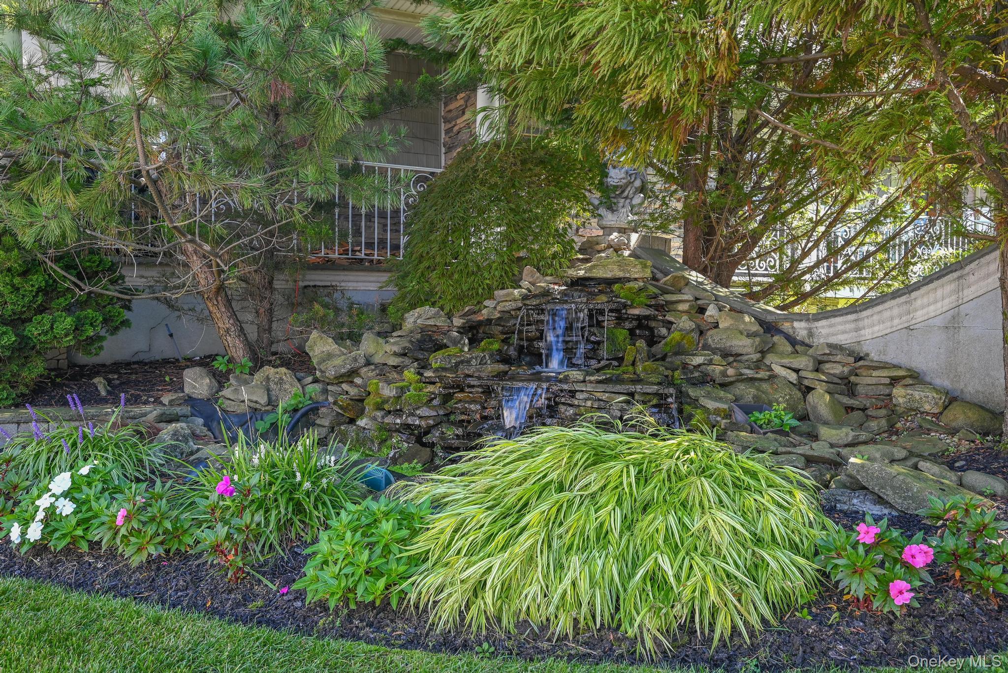 Single Family Somerset  Nassau County, NY 11783, MLS-915662-41