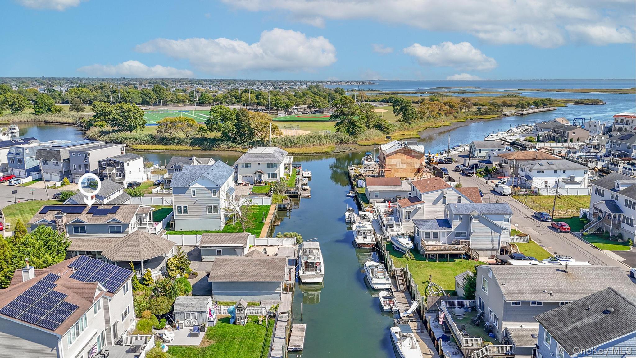 Single Family Somerset  Nassau County, NY 11783, MLS-915662-42