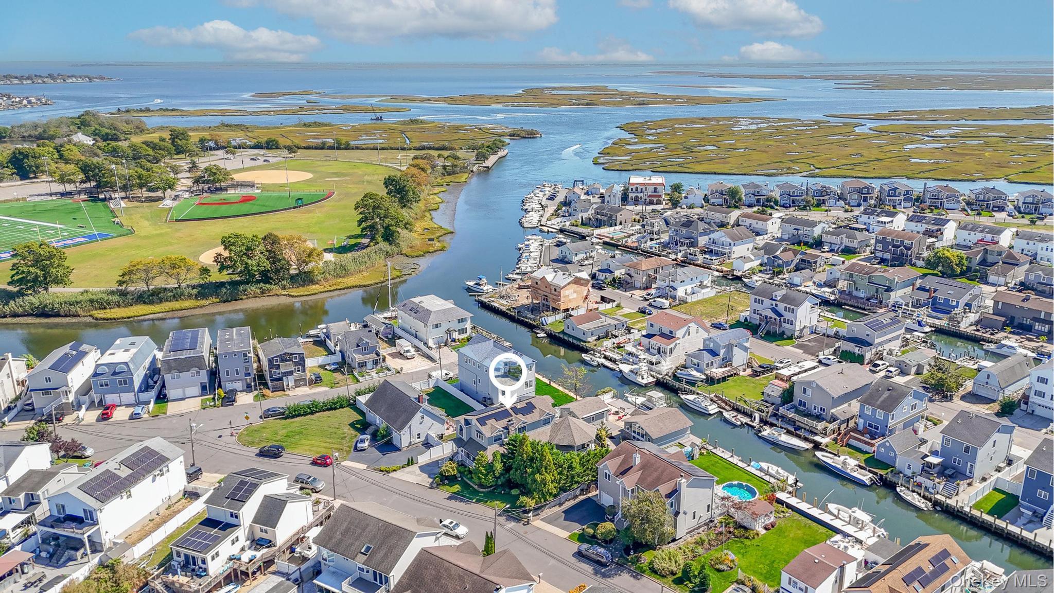 Single Family Somerset  Nassau County, NY 11783, MLS-915662-43