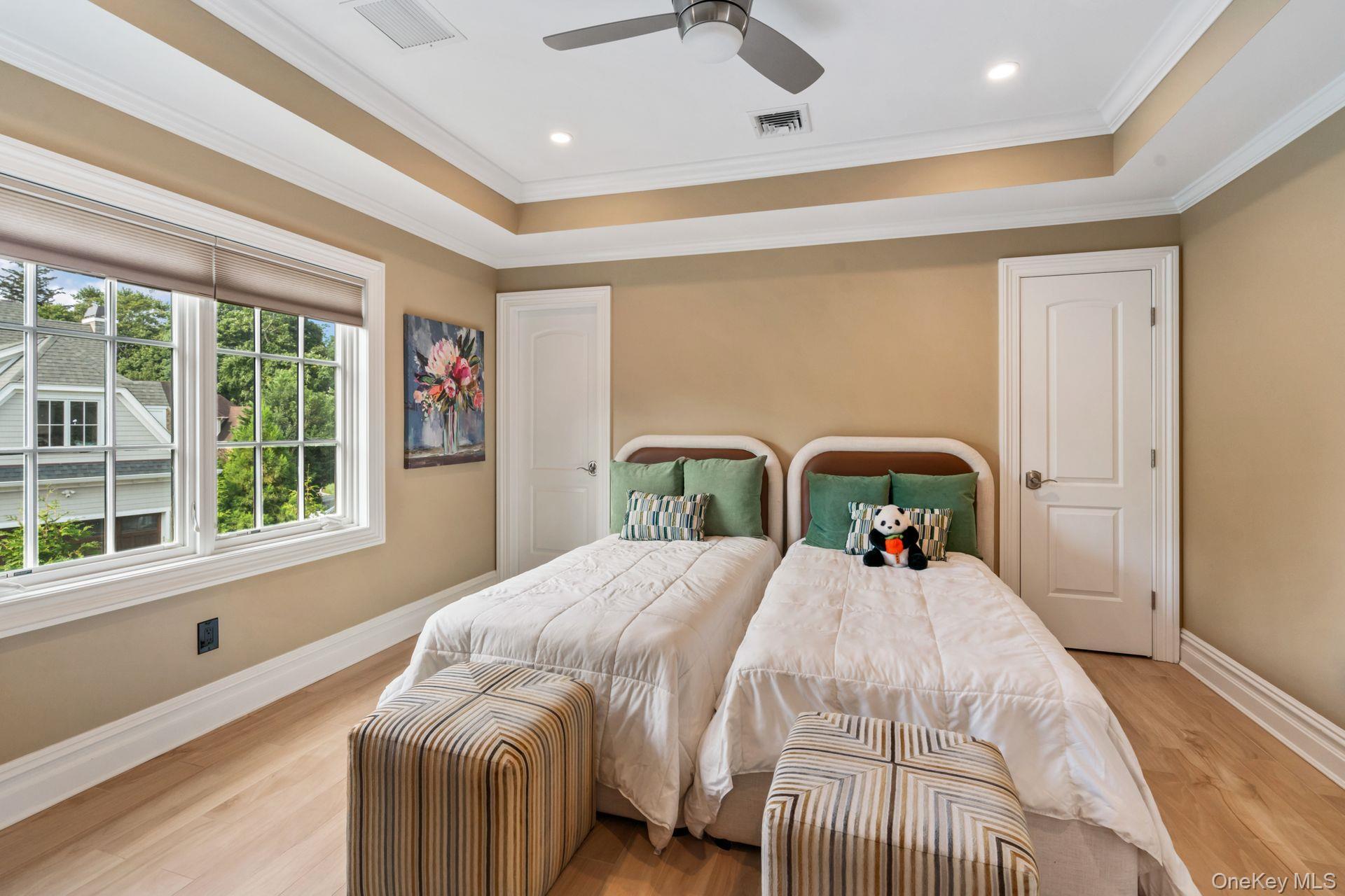 Single Family Buckingham Nassau County, NY 11791, MLS-915666-34