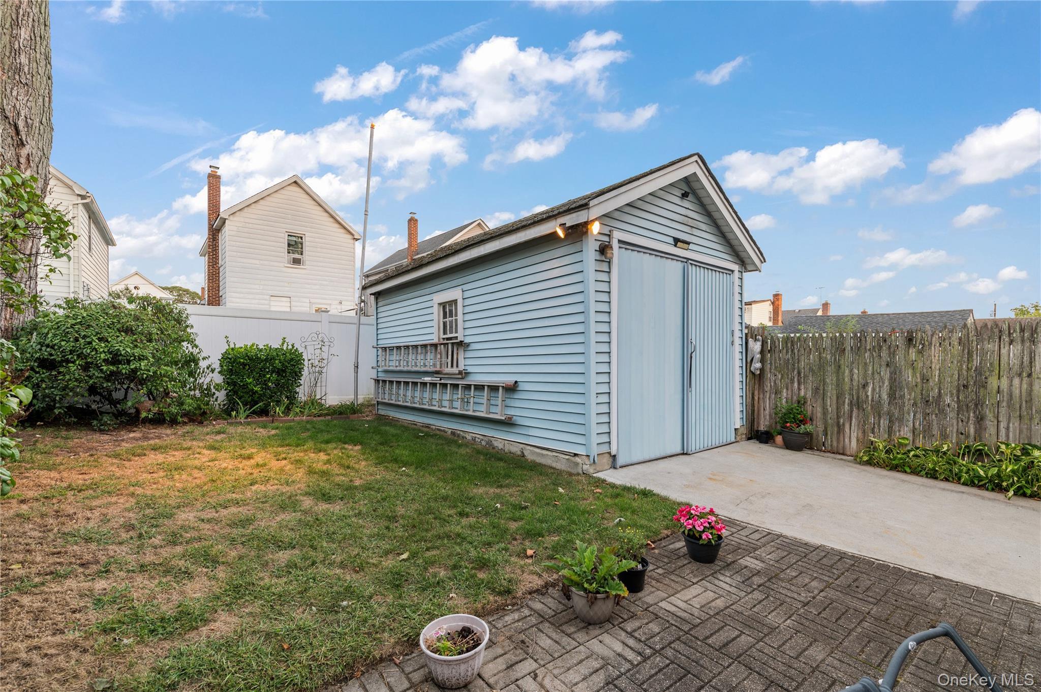 Single Family Haven  Nassau County, NY 11580, MLS-915701-15