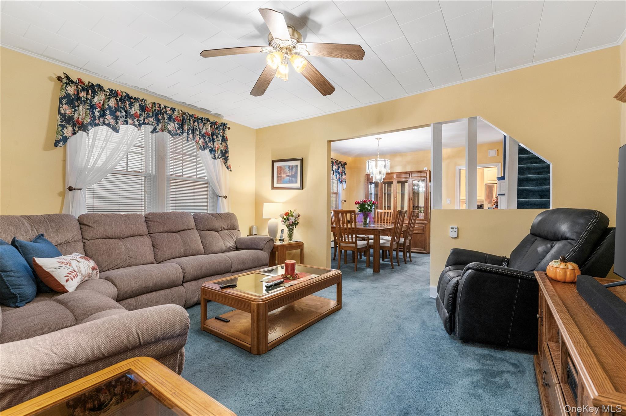 Single Family Haven  Nassau County, NY 11580, MLS-915701-2