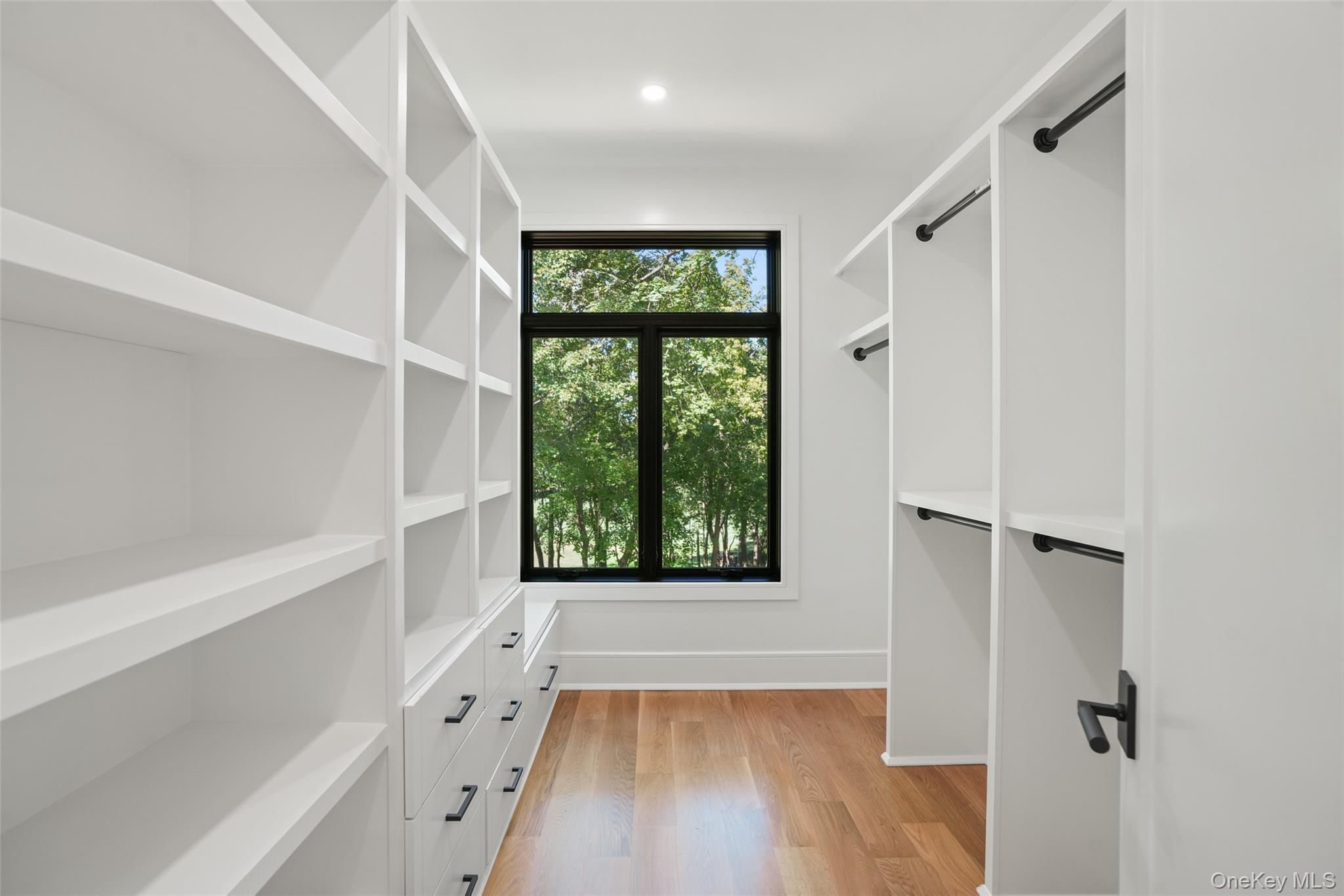 Single Family Boxwood Westchester County, NY 10580, MLS-915702-16