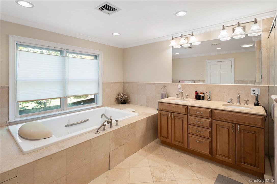 Single Family Fox Den  Westchester County, NY 10560, MLS-915721-16