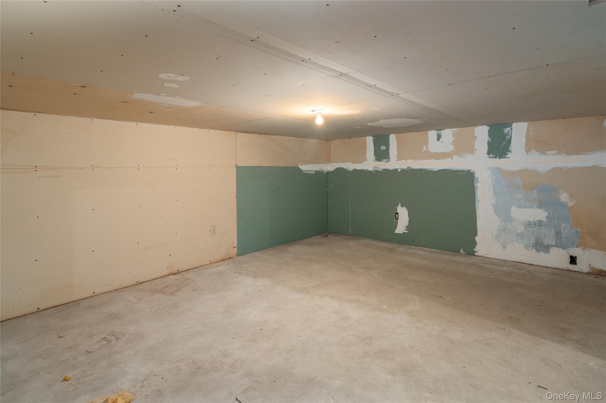 Single Family Fox Den  Westchester County, NY 10560, MLS-915721-25