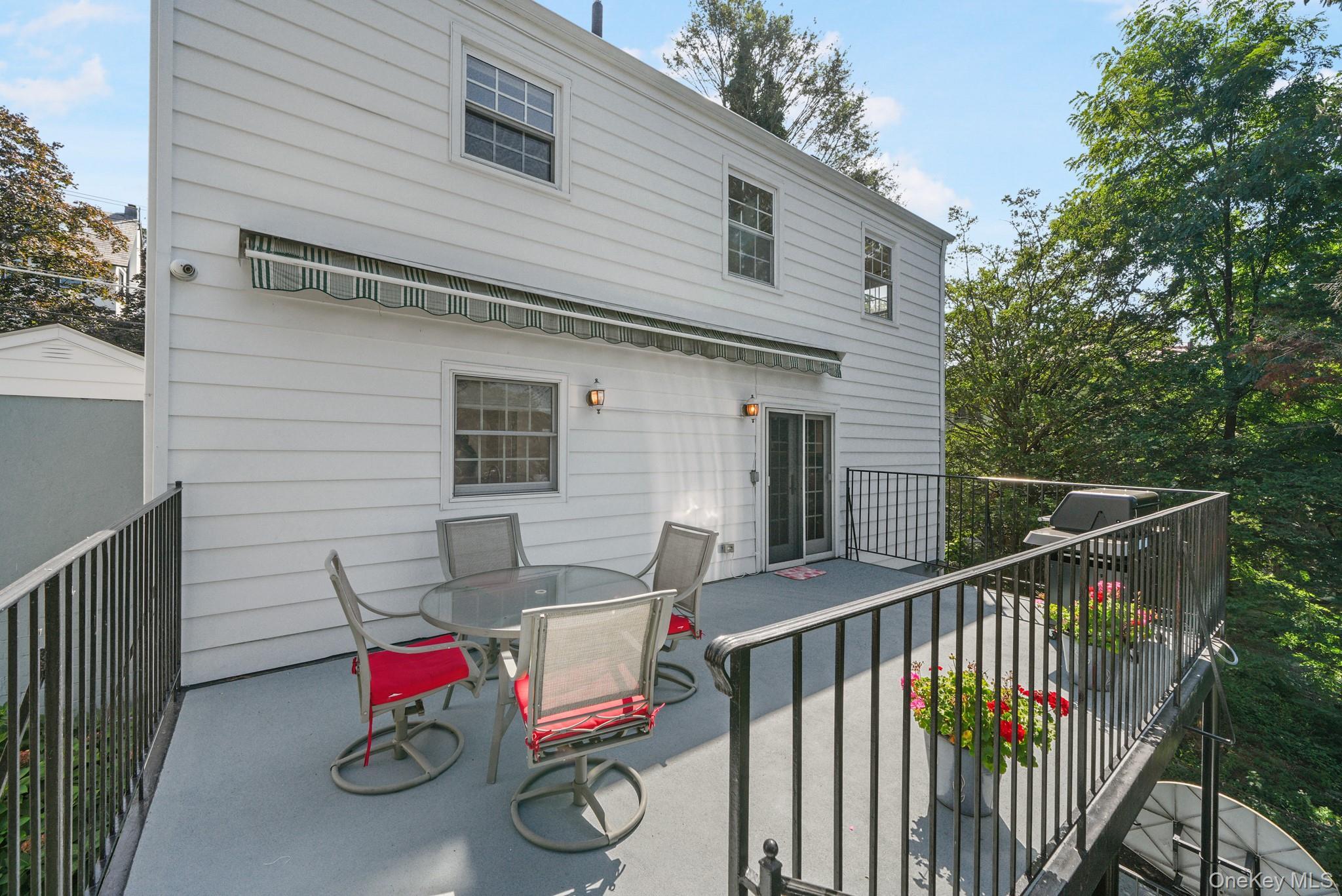 Single Family Chatfield  Westchester County, NY 10708, MLS-915726-11