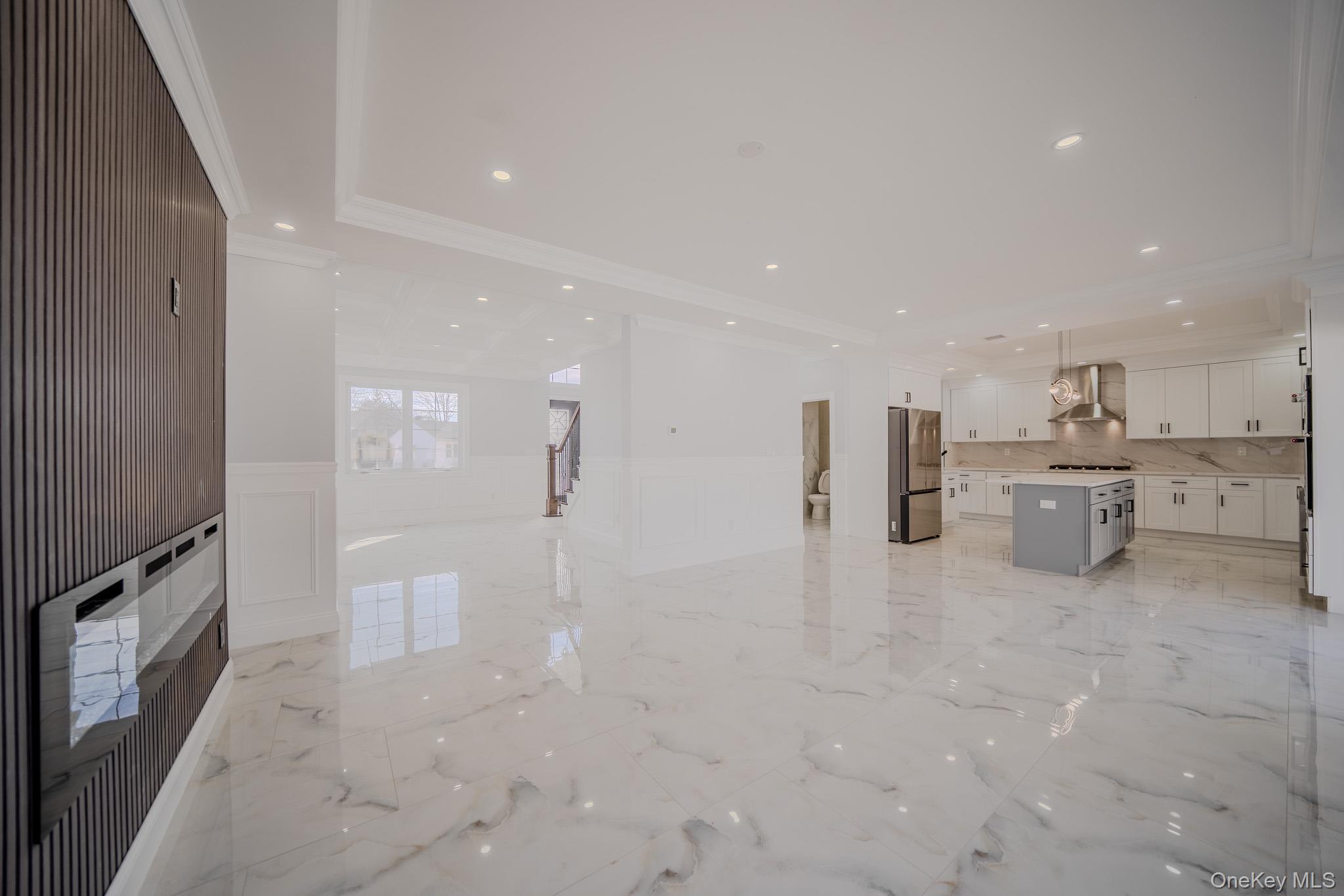 Single Family Spruce Nassau County, NY 11801, MLS-915728-10