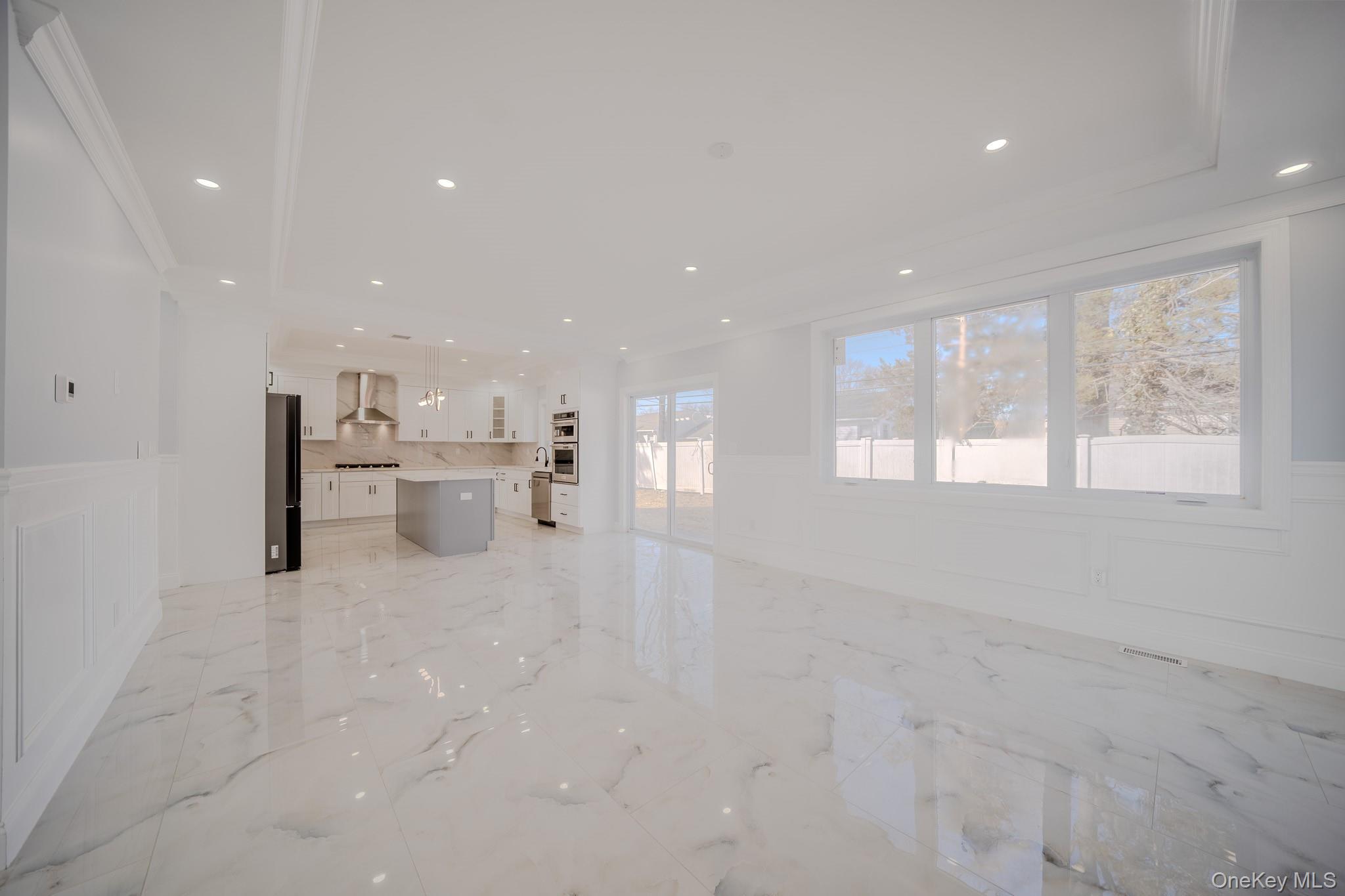 Single Family Spruce Nassau County, NY 11801, MLS-915728-11