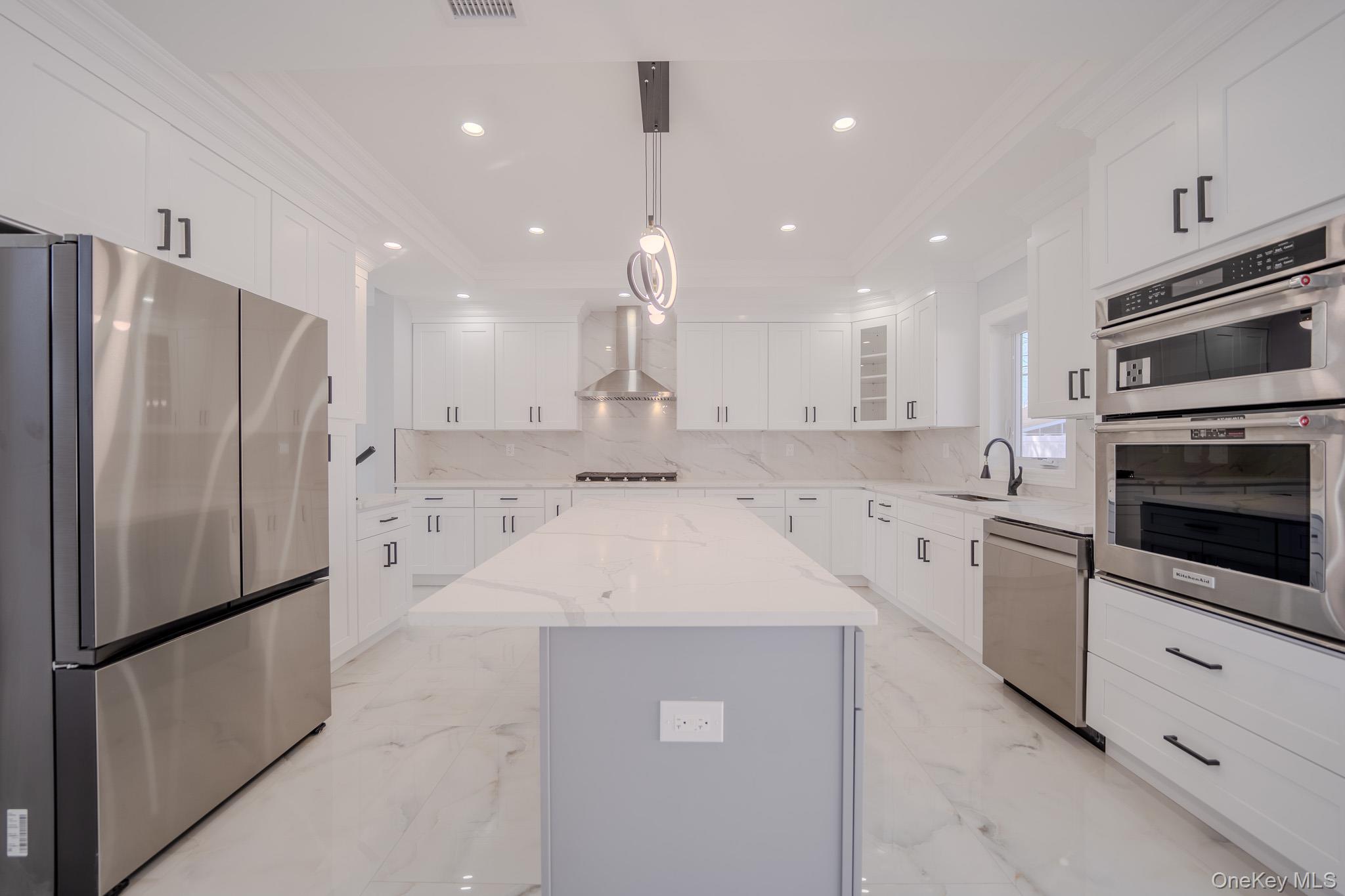 Single Family Spruce Nassau County, NY 11801, MLS-915728-12