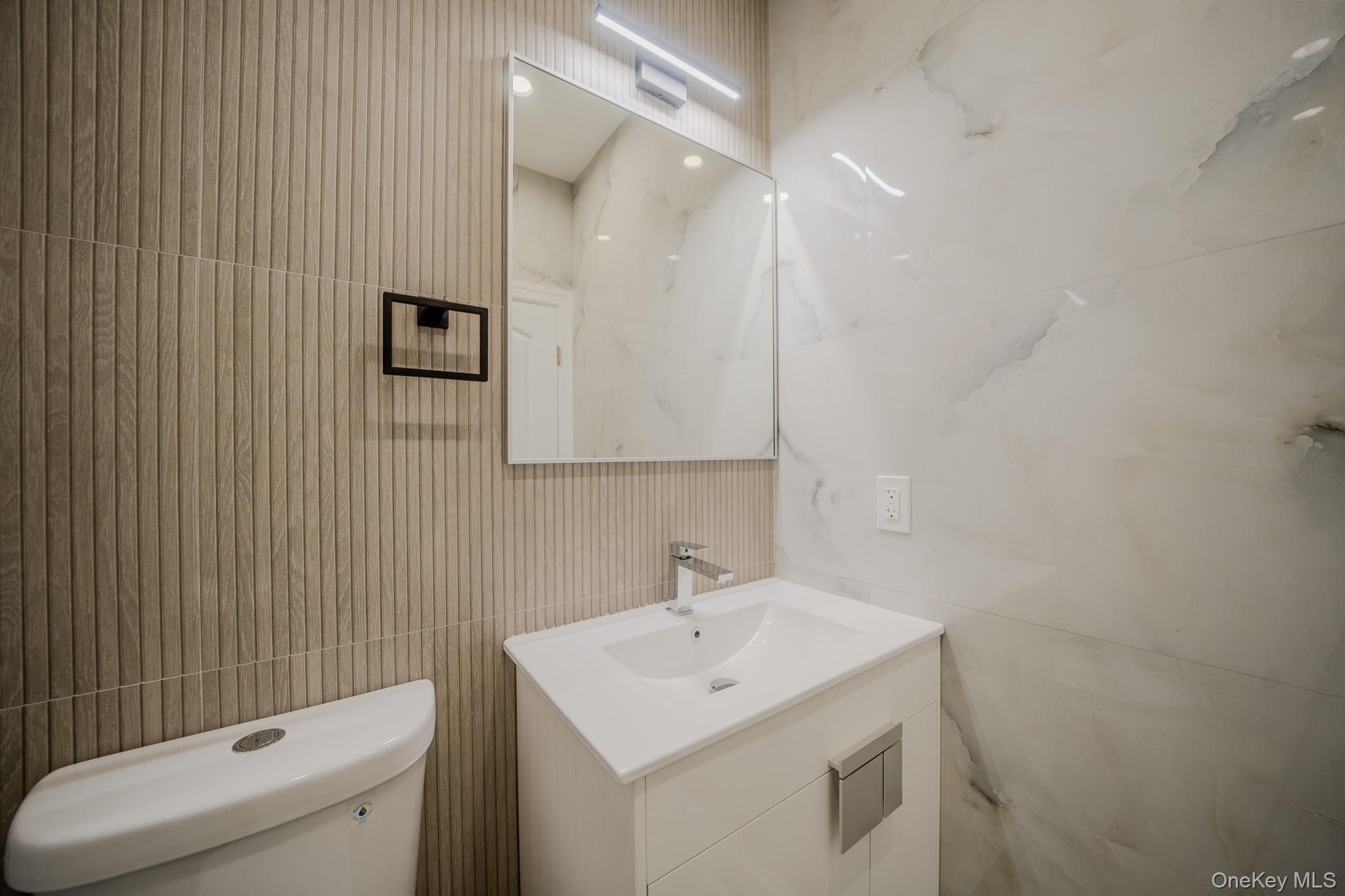 Single Family Spruce Nassau County, NY 11801, MLS-915728-18