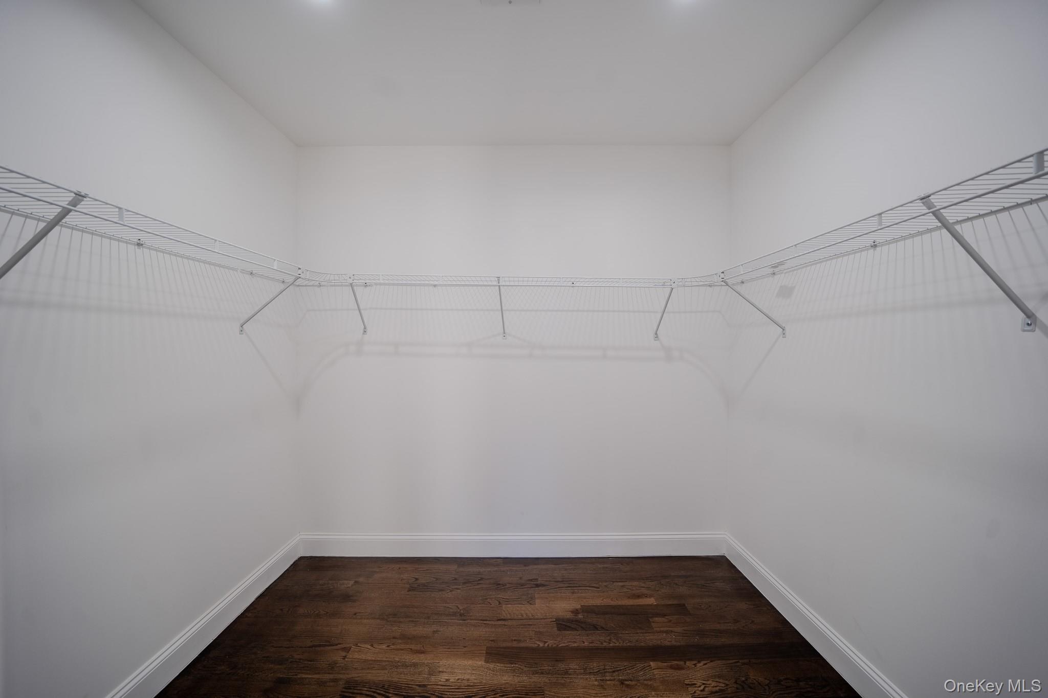 Single Family Spruce Nassau County, NY 11801, MLS-915728-27