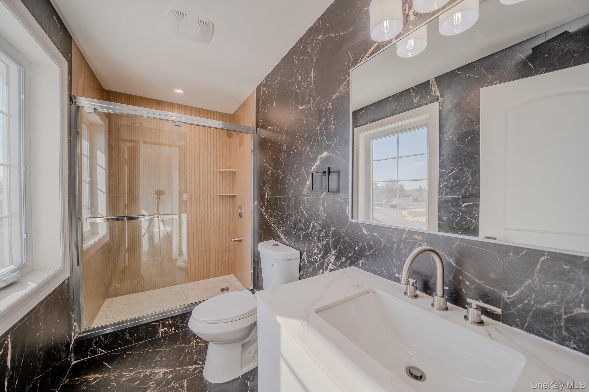 Single Family Spruce Nassau County, NY 11801, MLS-915728-34