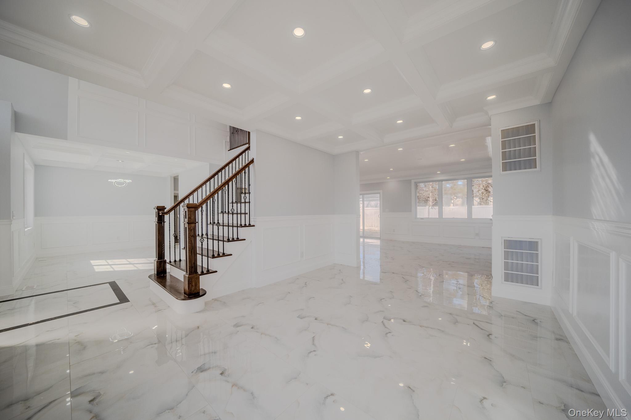 Single Family Spruce Nassau County, NY 11801, MLS-915728-6