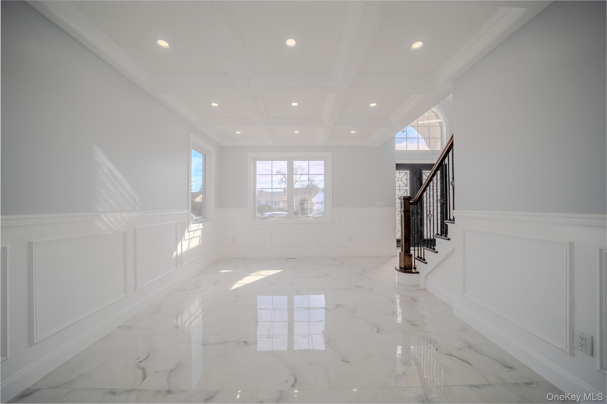 Single Family Spruce Nassau County, NY 11801, MLS-915728-7