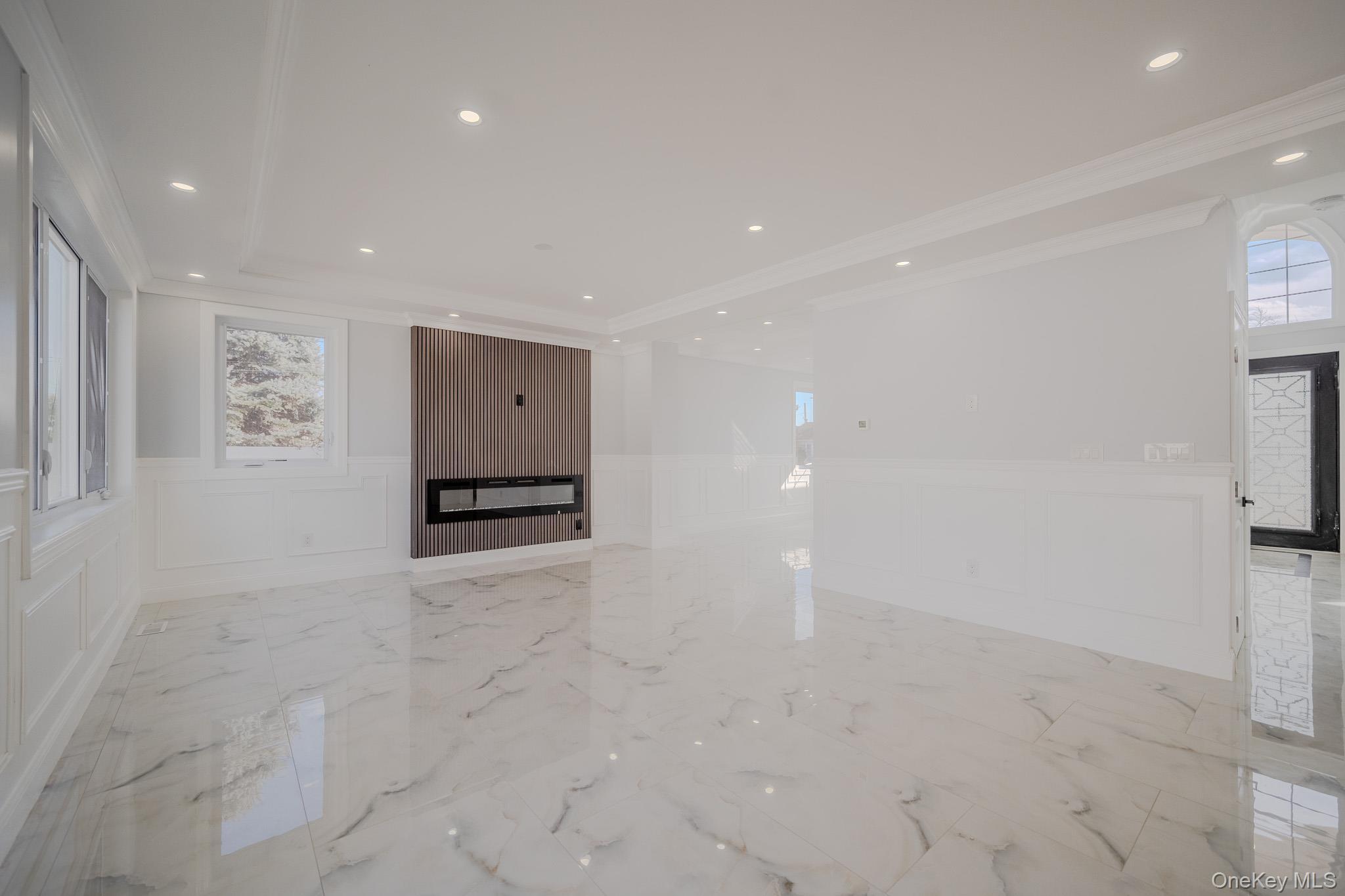 Single Family Spruce Nassau County, NY 11801, MLS-915728-9