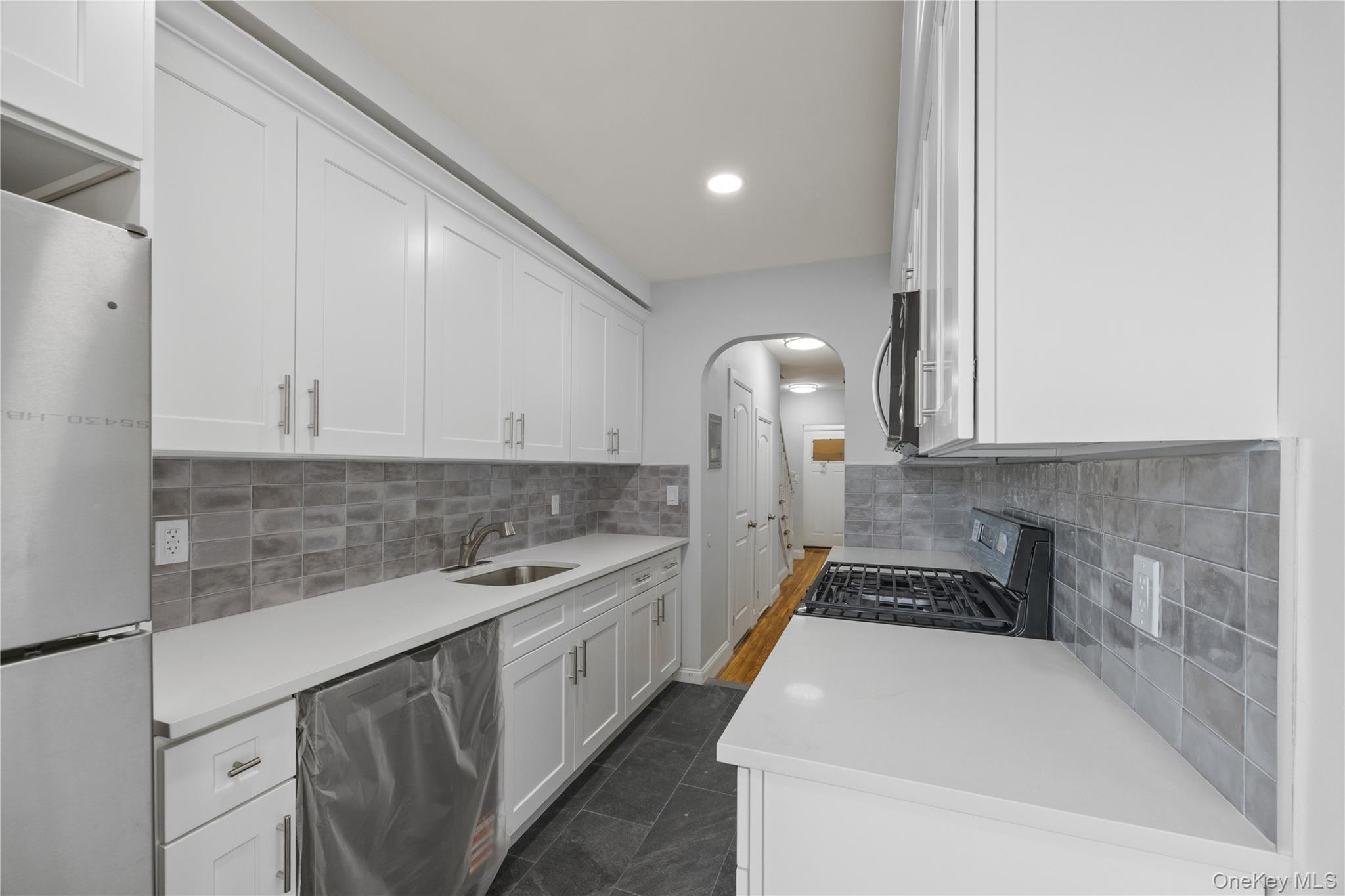 Single Family 214th Bronx, NY 10469, MLS-915746-15