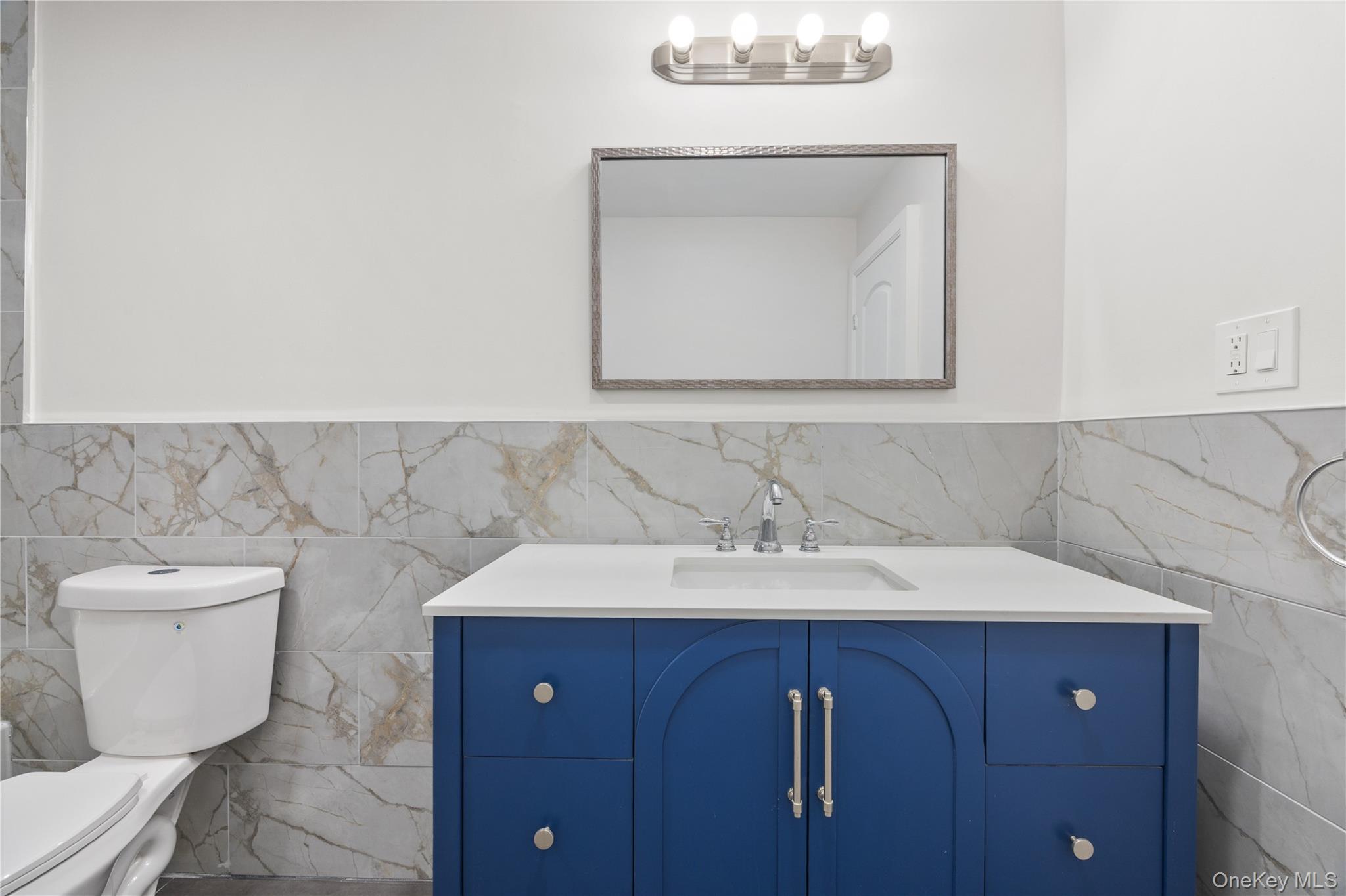 Single Family 214th Bronx, NY 10469, MLS-915746-18