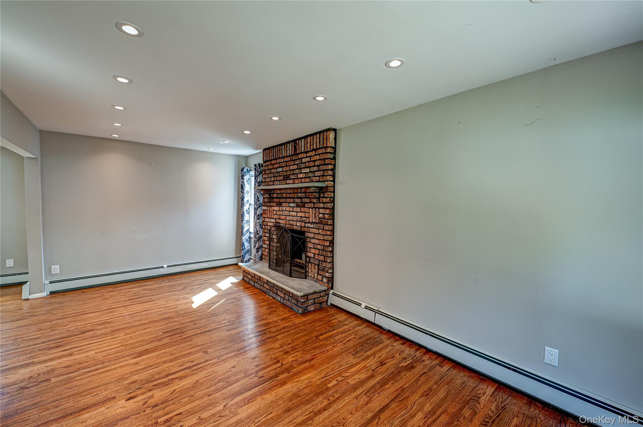 Single Family Adams Suffolk County, NY 11795, MLS-915759-6