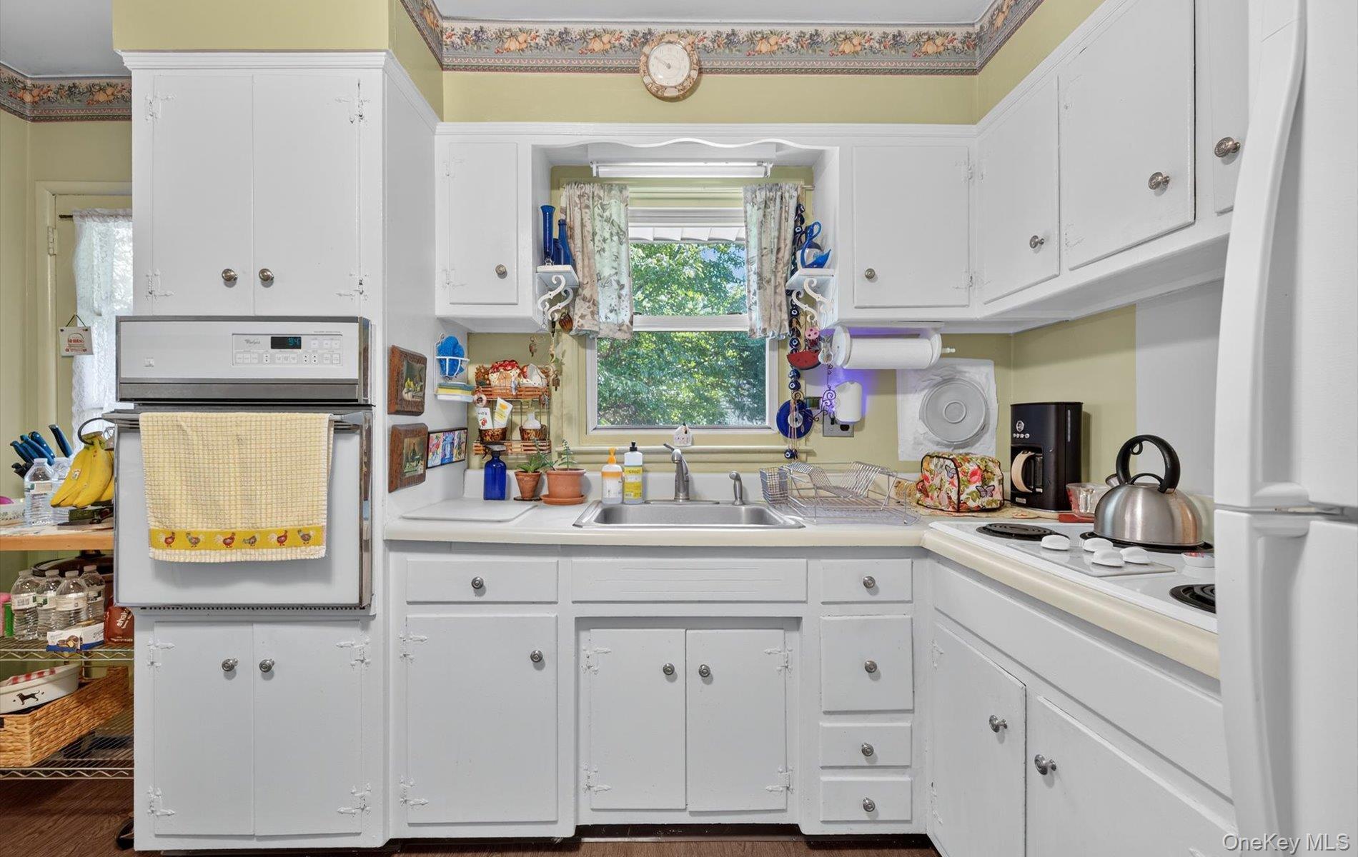 Single Family Sudbury  Nassau County, NY 11590, MLS-915760-8