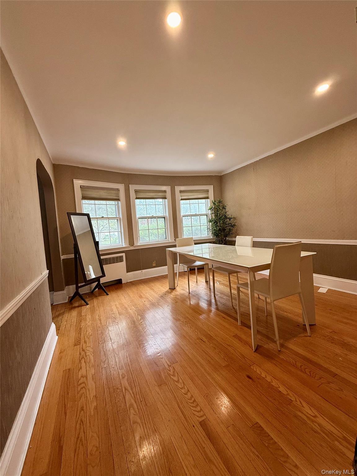 Single Family New York  Nassau County, NY 11520, MLS-915771-4