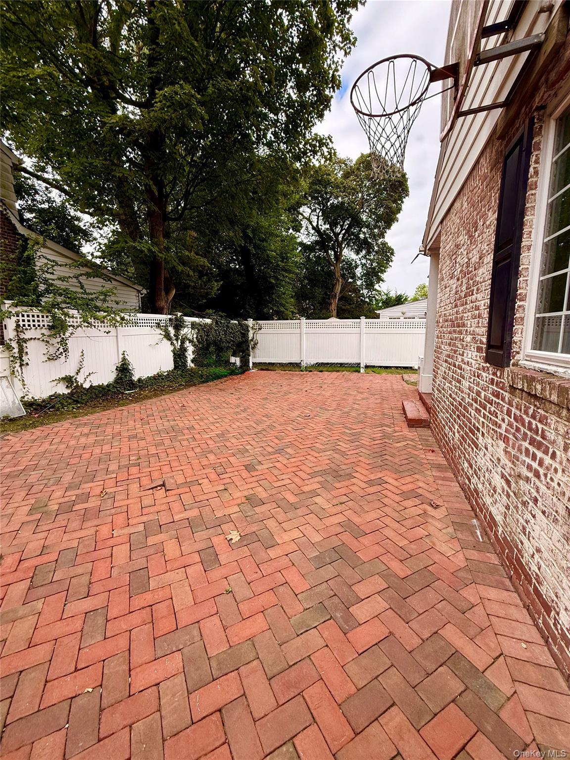 Single Family New York  Nassau County, NY 11520, MLS-915771-7