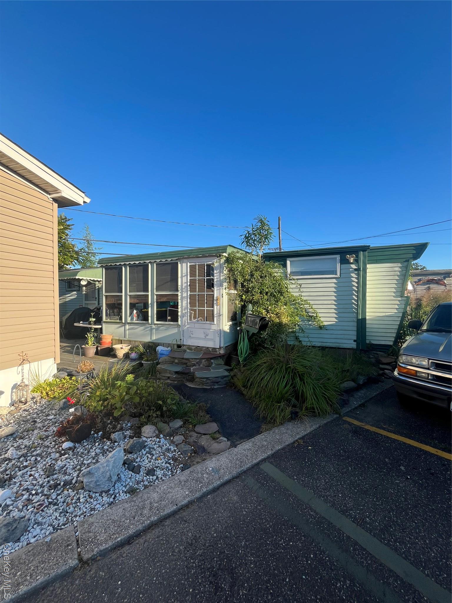 Single Family Main  Suffolk County, NY 11751, MLS-915806-2