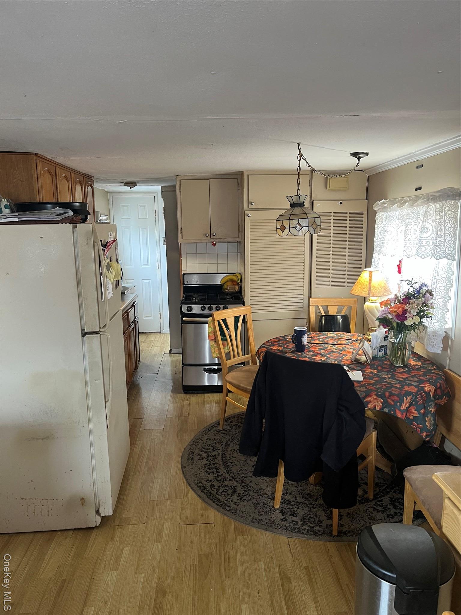 Single Family Main  Suffolk County, NY 11751, MLS-915806-5