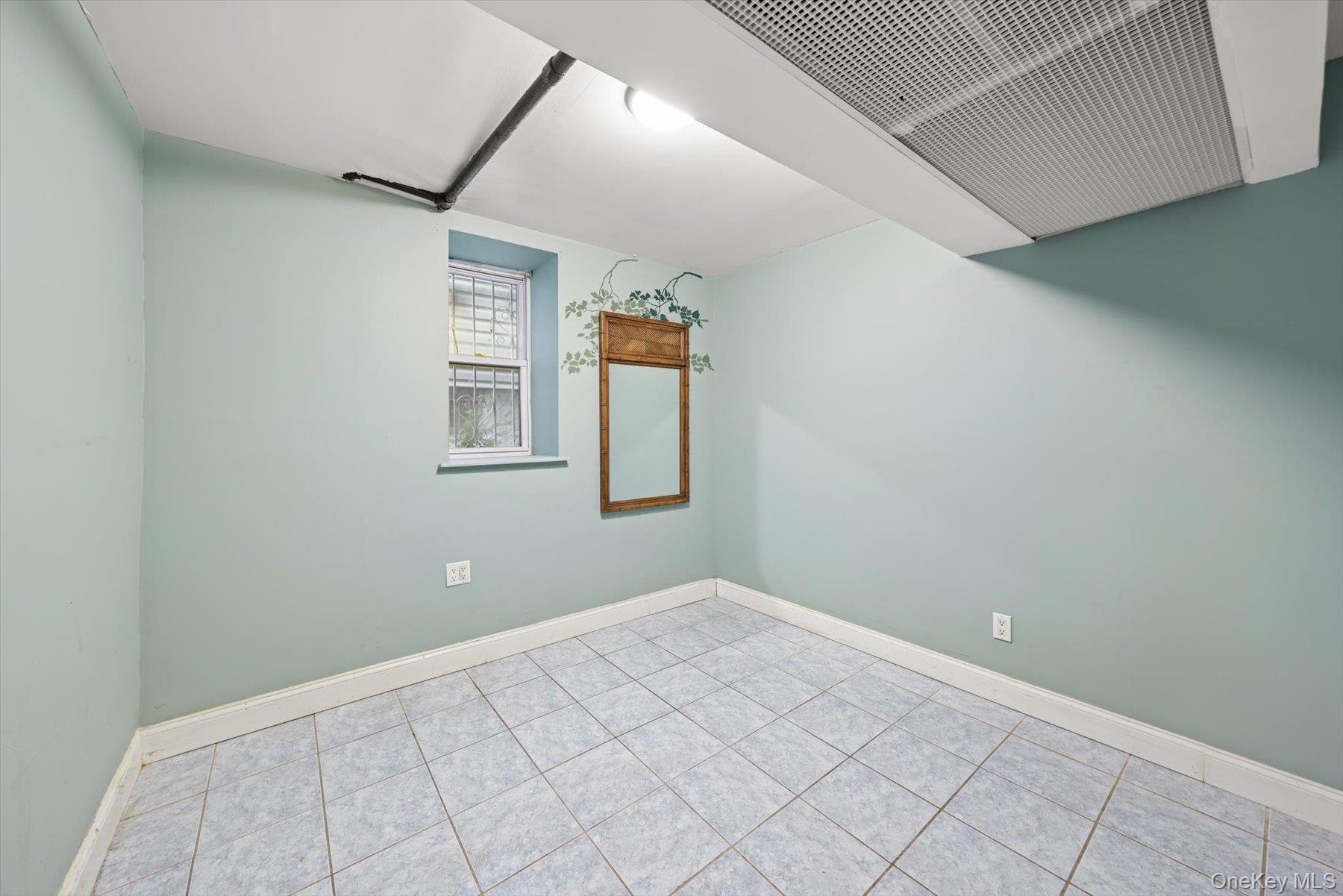 Single Family Hennessy  Bronx, NY 10453, MLS-915833-10