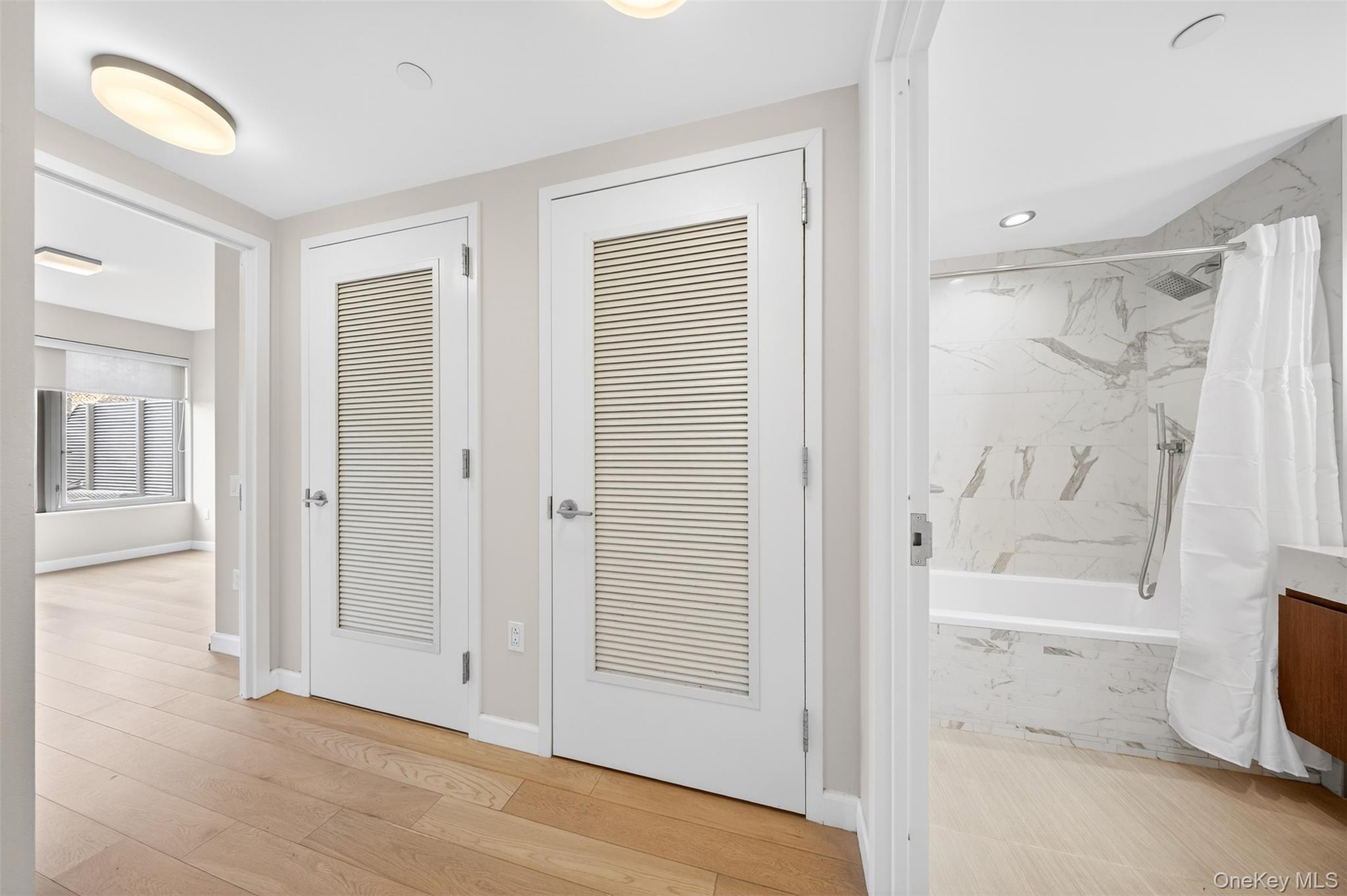 Condo 39th  Queens, NY 11354, MLS-915842-15