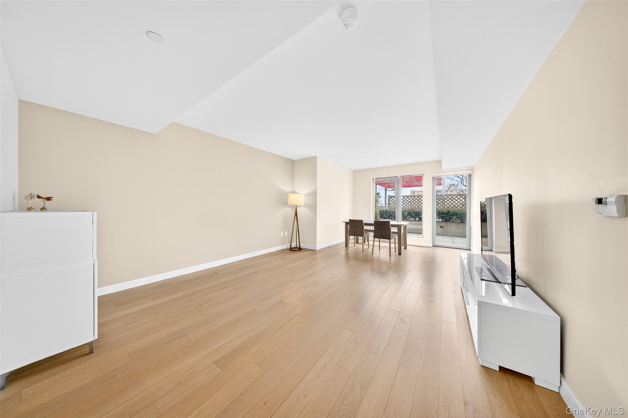 Condo 39th  Queens, NY 11354, MLS-915842-6