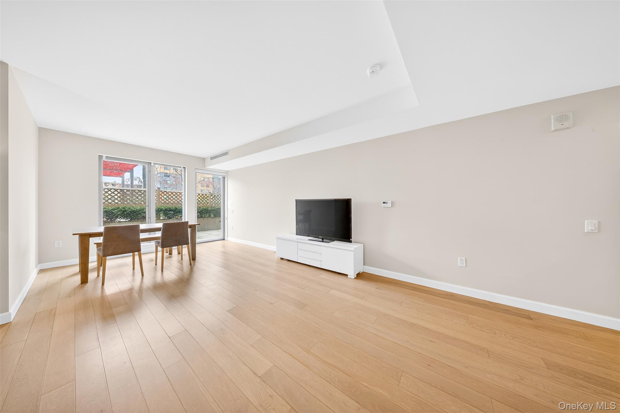 Condo 39th  Queens, NY 11354, MLS-915842-7