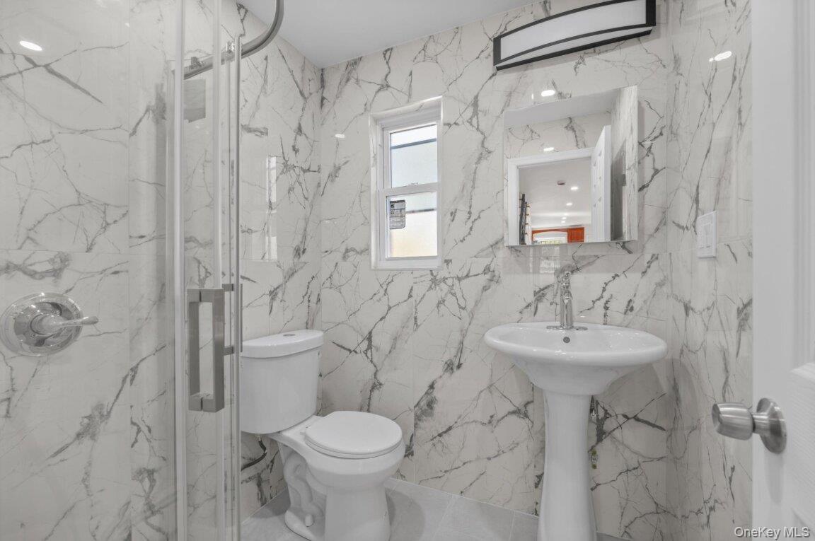 Single Family Lurting  Bronx, NY 10469, MLS-915852-11
