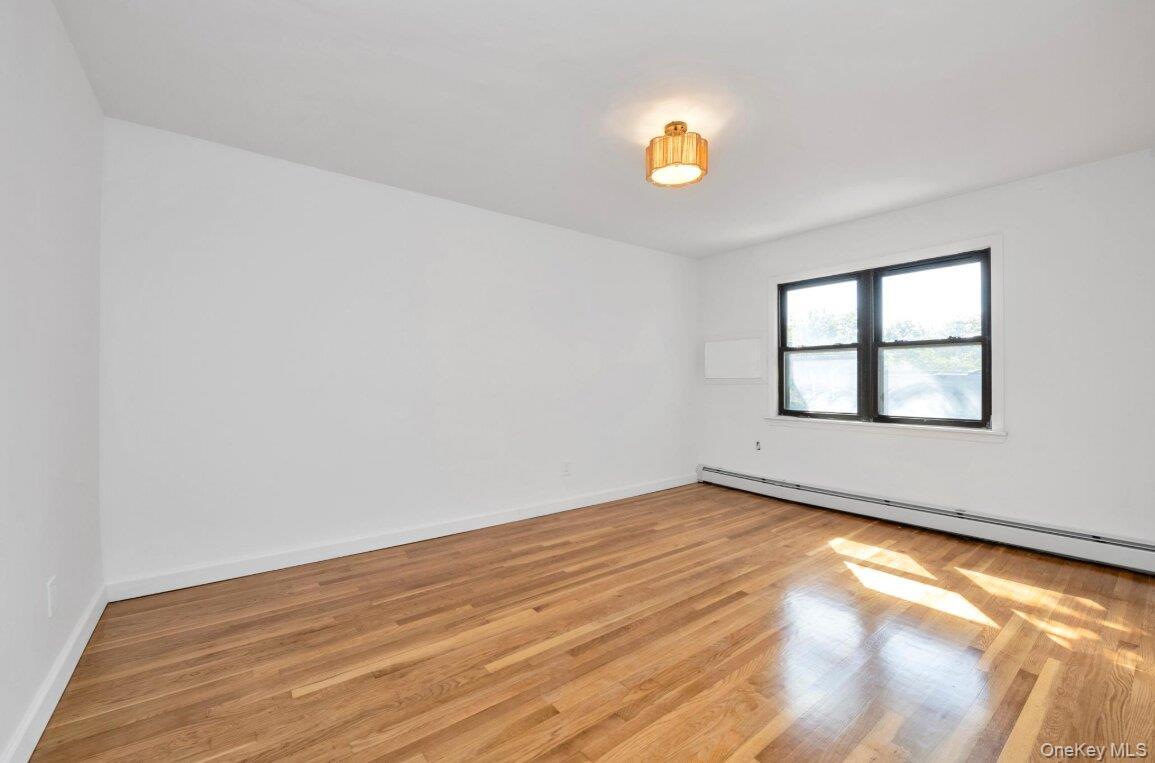 Single Family Lurting  Bronx, NY 10469, MLS-915852-18