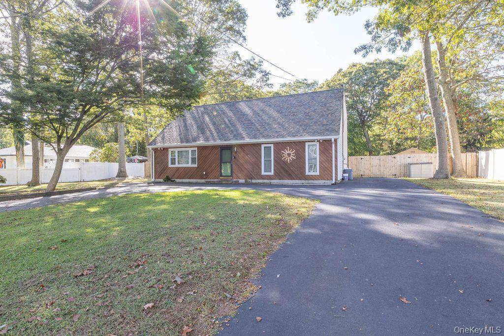 Single Family Sleepy Hollow  Suffolk County, NY 11967, MLS-915866-2