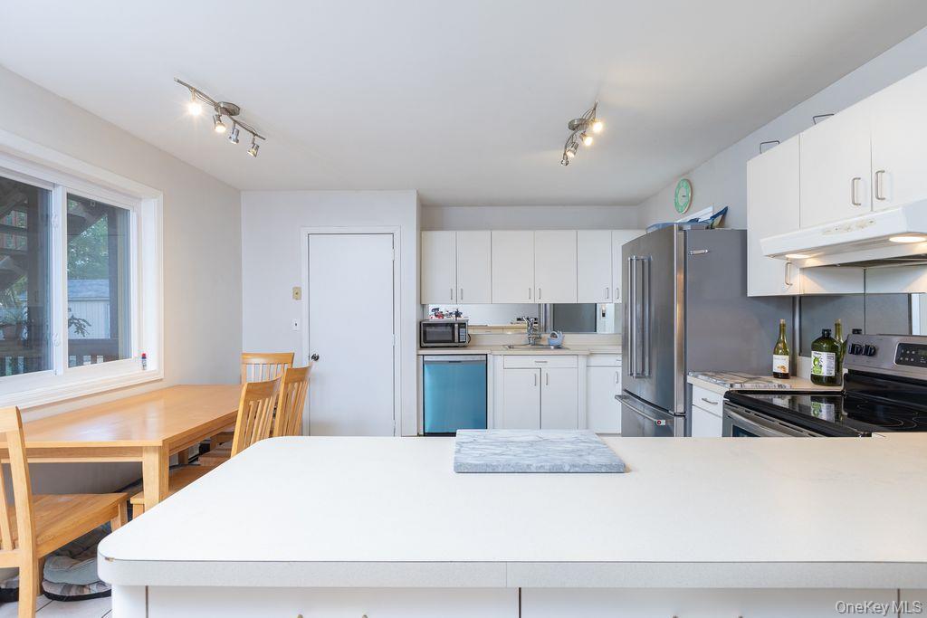 Single Family Sleepy Hollow  Suffolk County, NY 11967, MLS-915866-4