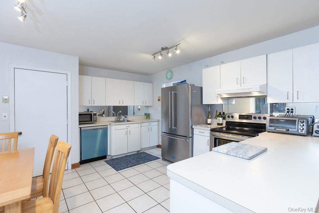 Single Family Sleepy Hollow  Suffolk County, NY 11967, MLS-915866-5