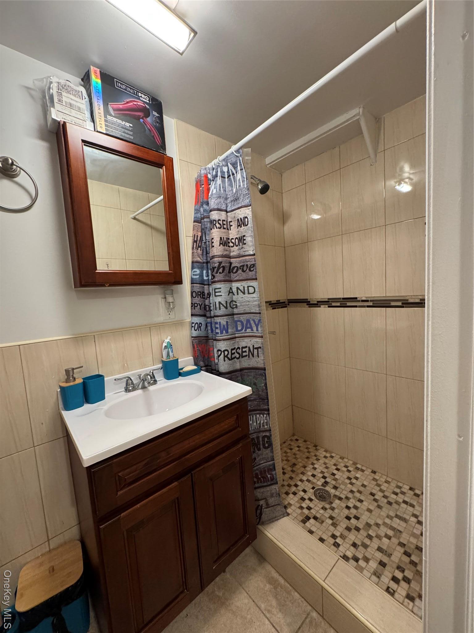 Single Family E 230th Street  Bronx, NY 10466, MLS-915871-26