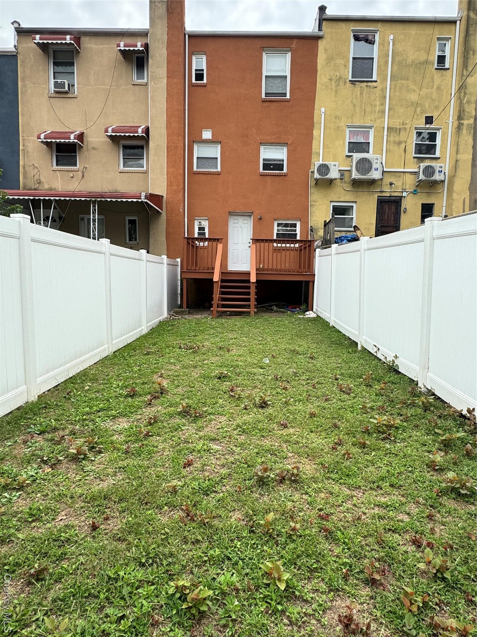 Single Family E 230th Street  Bronx, NY 10466, MLS-915871-33