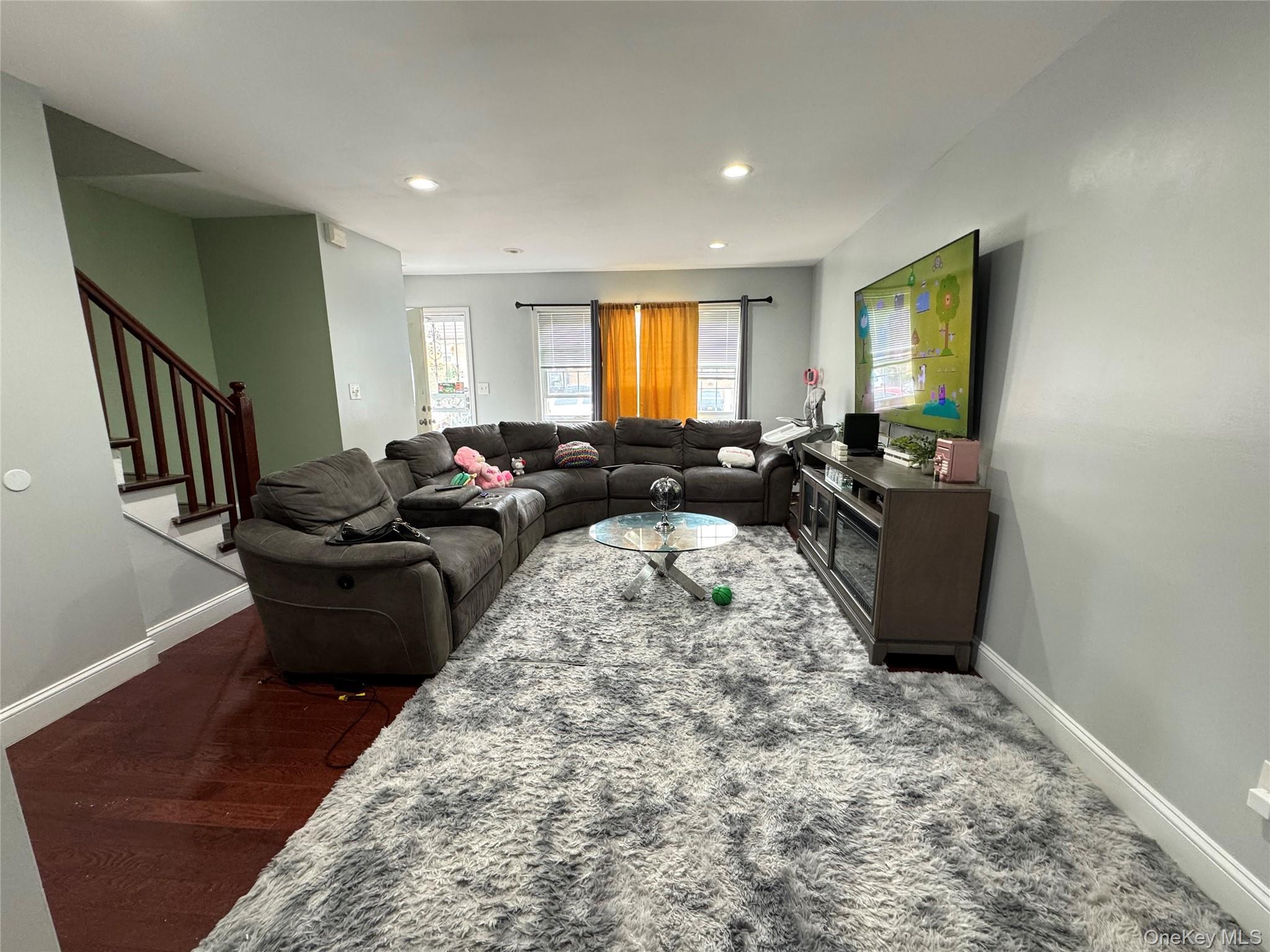 Single Family E 230th Street  Bronx, NY 10466, MLS-915871-4