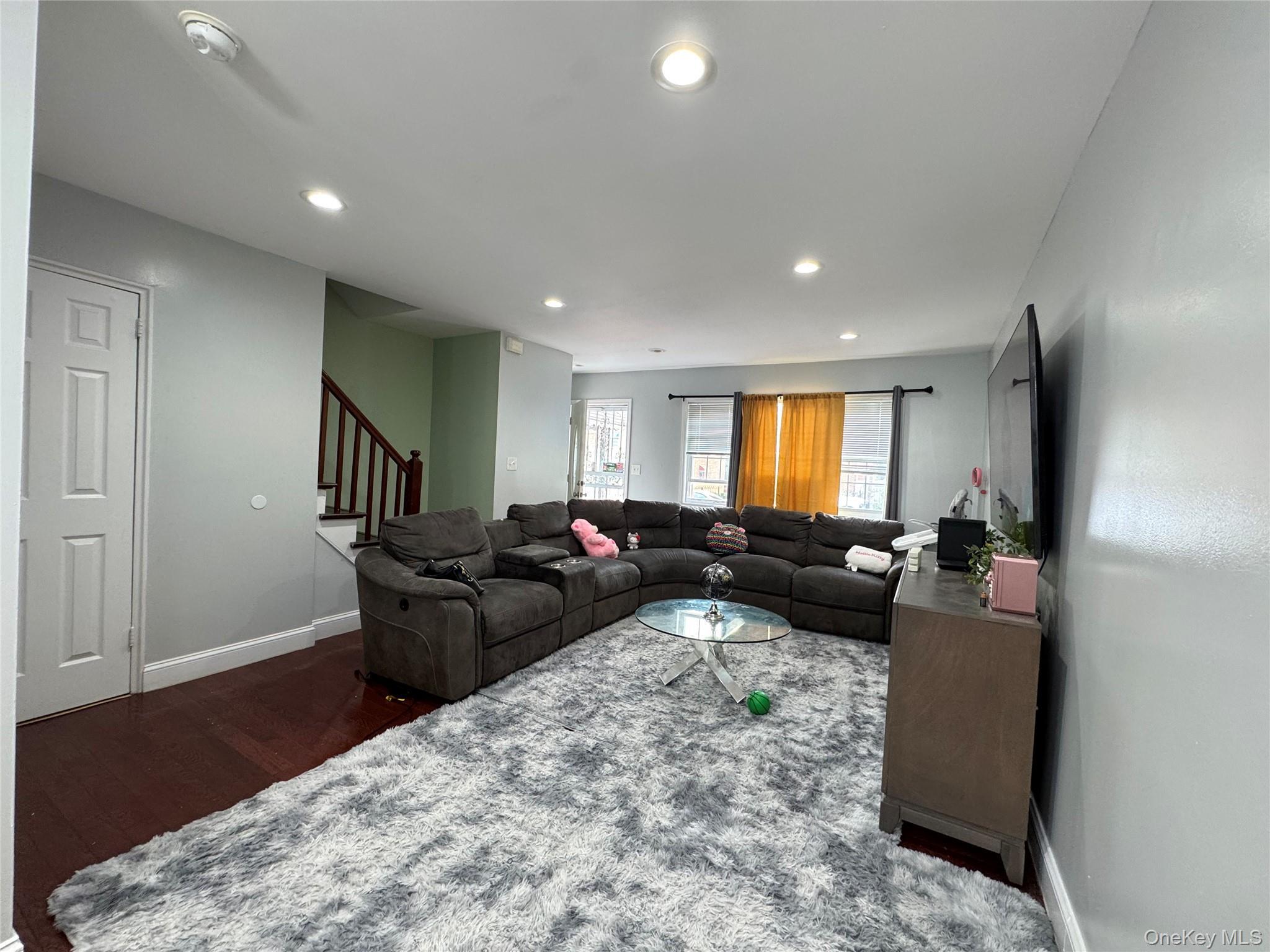 Single Family E 230th Street  Bronx, NY 10466, MLS-915871-6